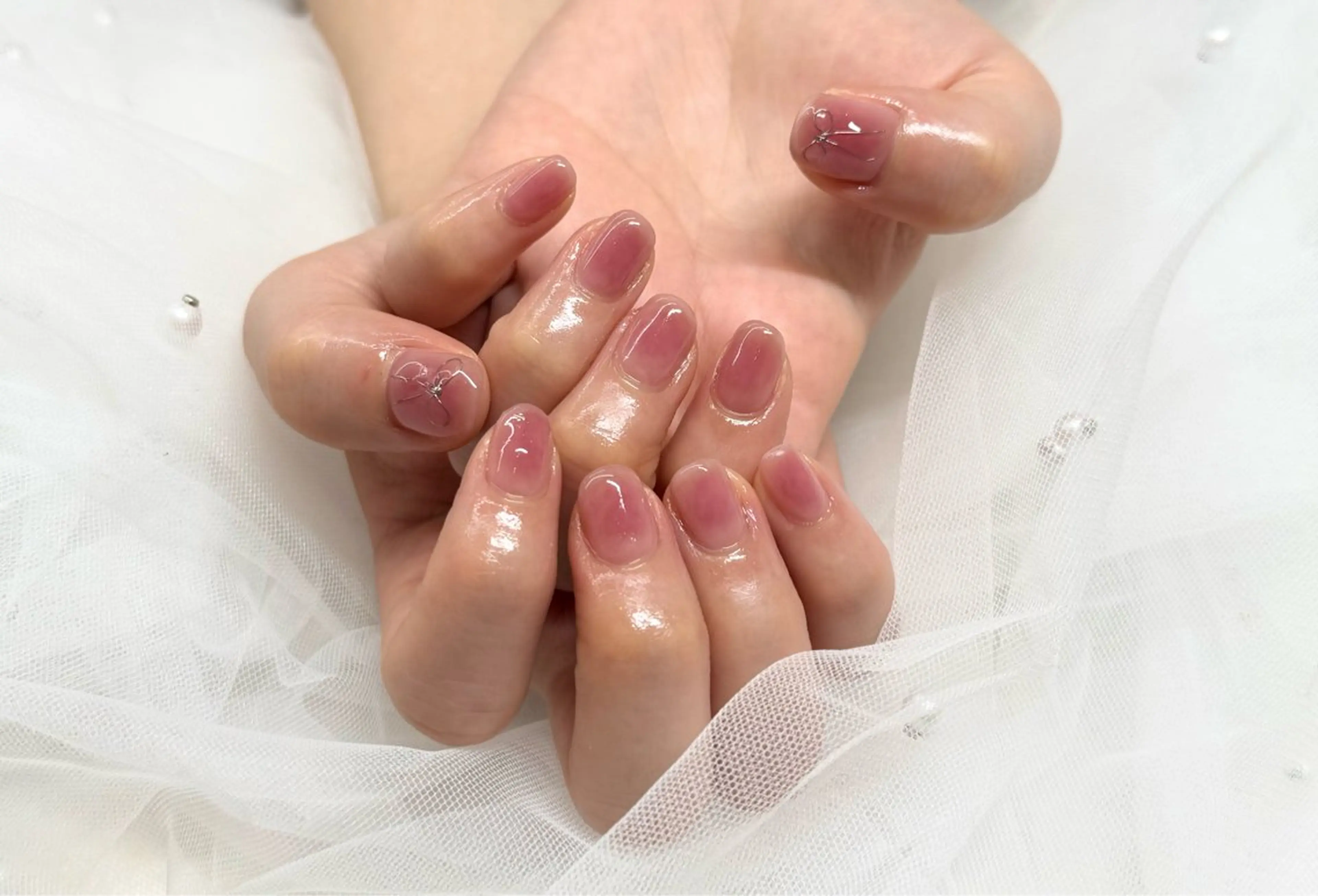 ネイル チークネイル リボン salone Regina 【サローネ　レジーナ】所属・Regina Marinaのネイルデザイン