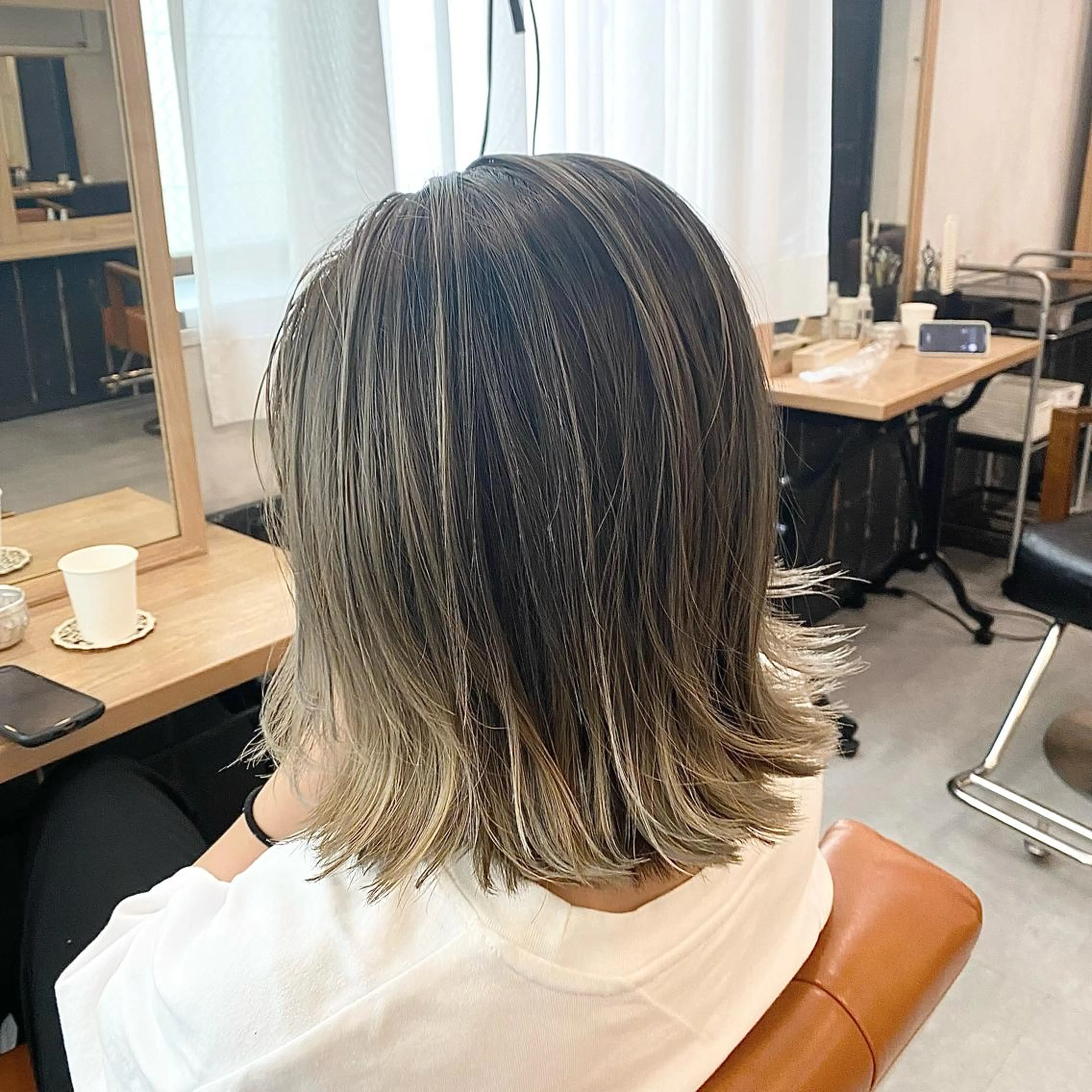 セミロング アッシュ ミストバング ハイライト 髪質改善 レイヤーカット カット ヘアカラー トリートメント AUBE HAIRazul吉祥寺所属・髪質改善✨幹細胞✨ ウルツヤ🌈清水　祥のヘアスタイル
