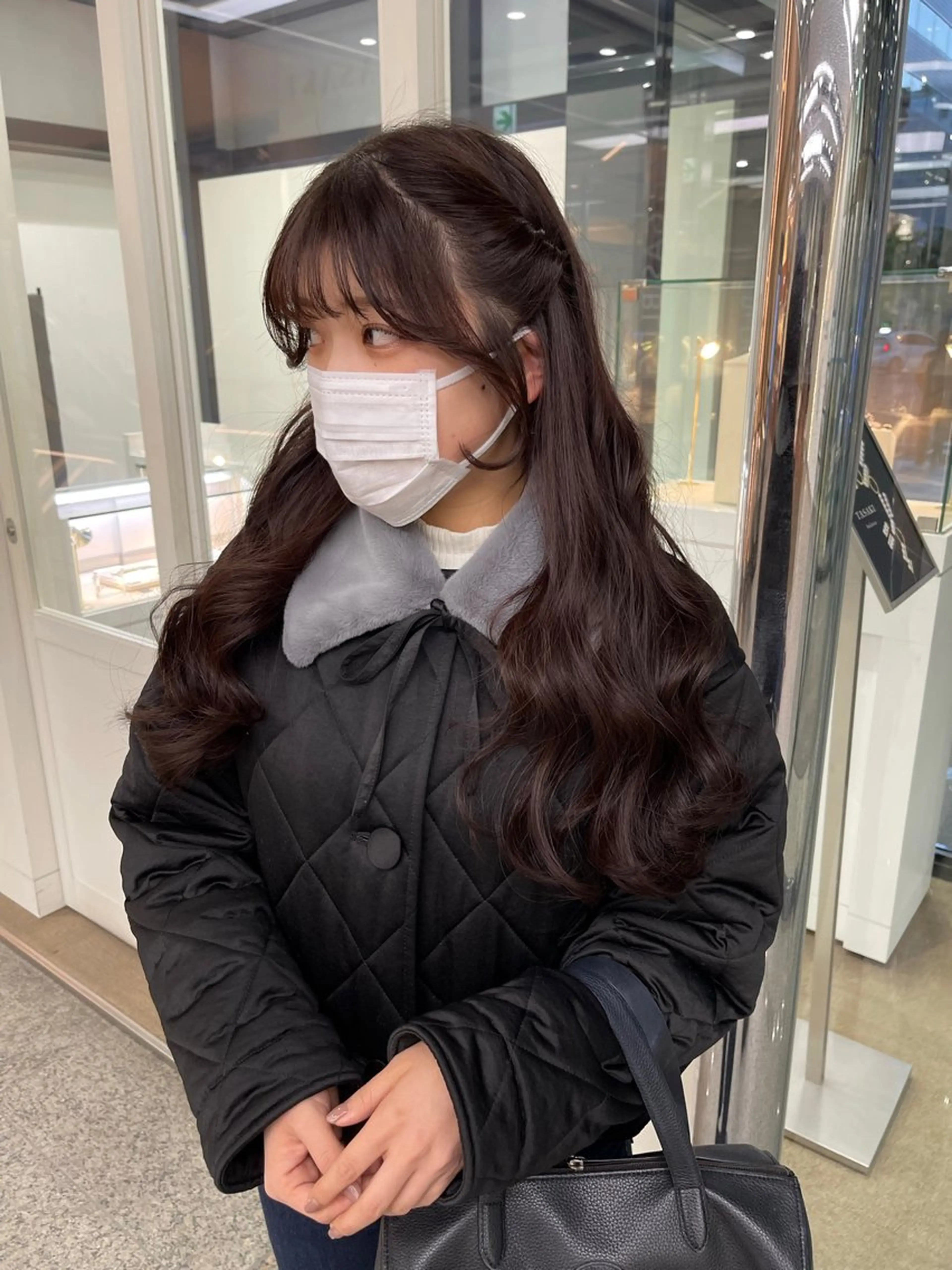 ロング カラー ヘアアレンジ 関谷 あいみのヘアスタイル