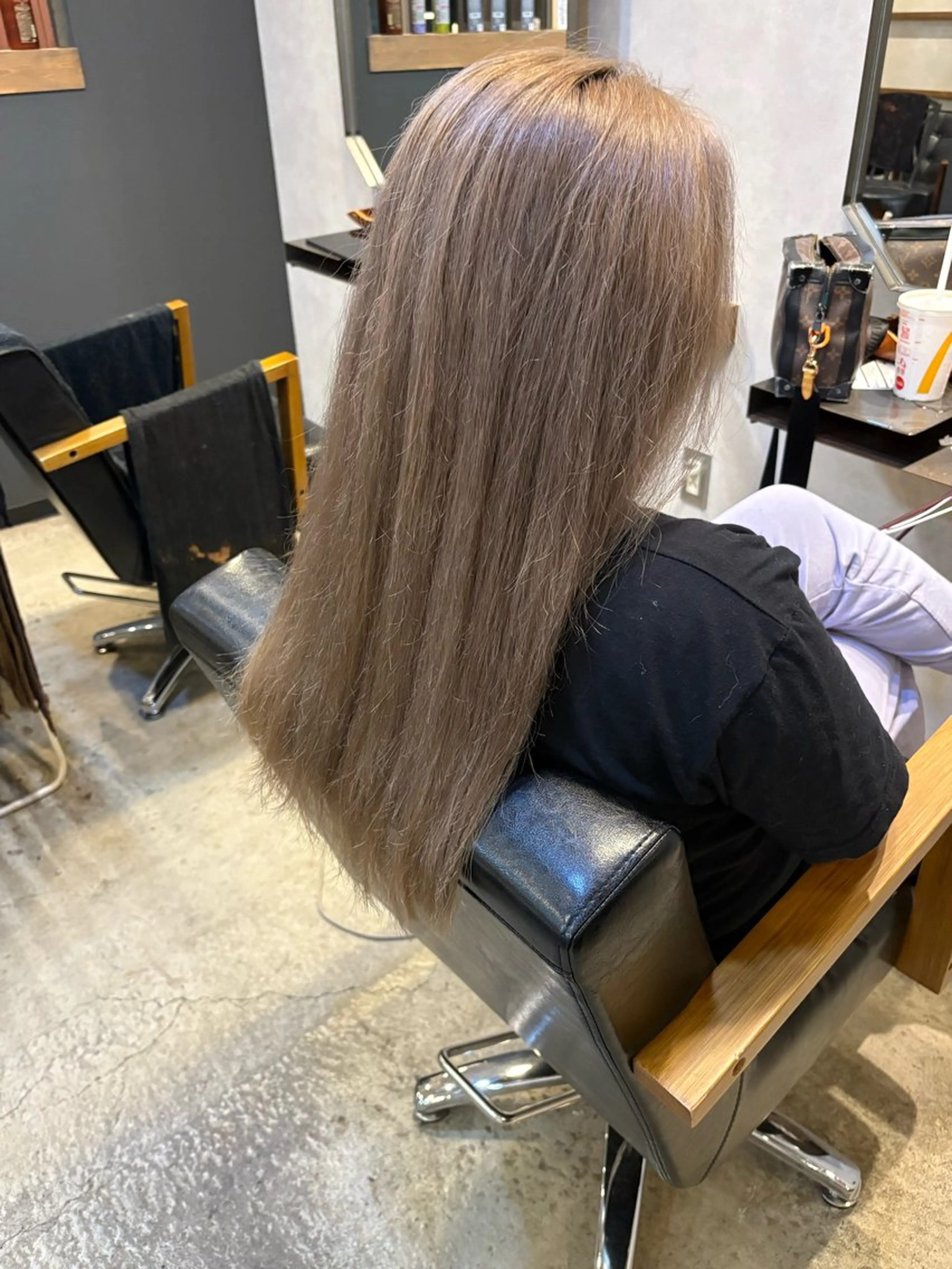ロング ヘアカラー 小堀 いぶきのヘアスタイル