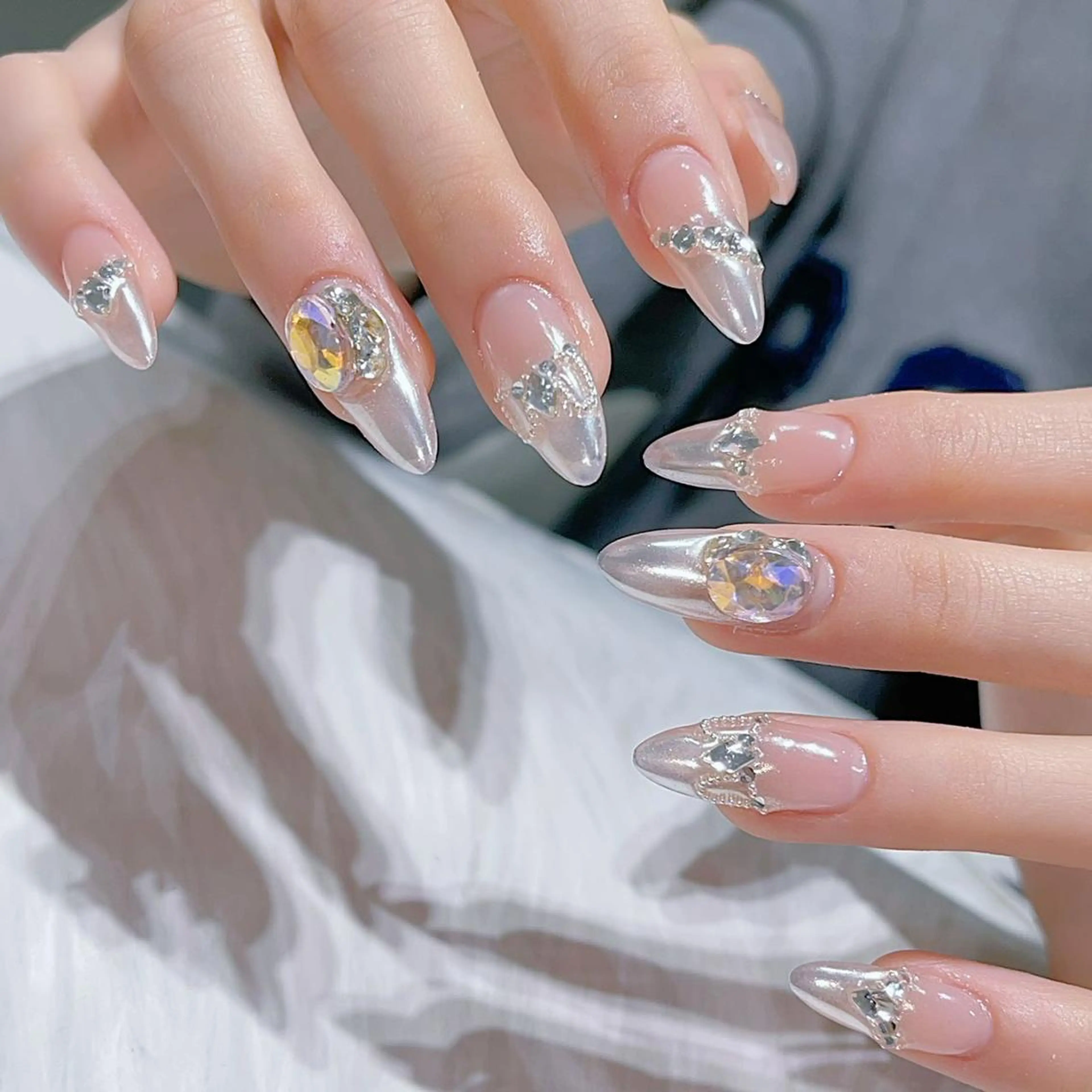 ネイル アートネイル 長さ出し ネイルチップ Queens テイのネイルデザイン