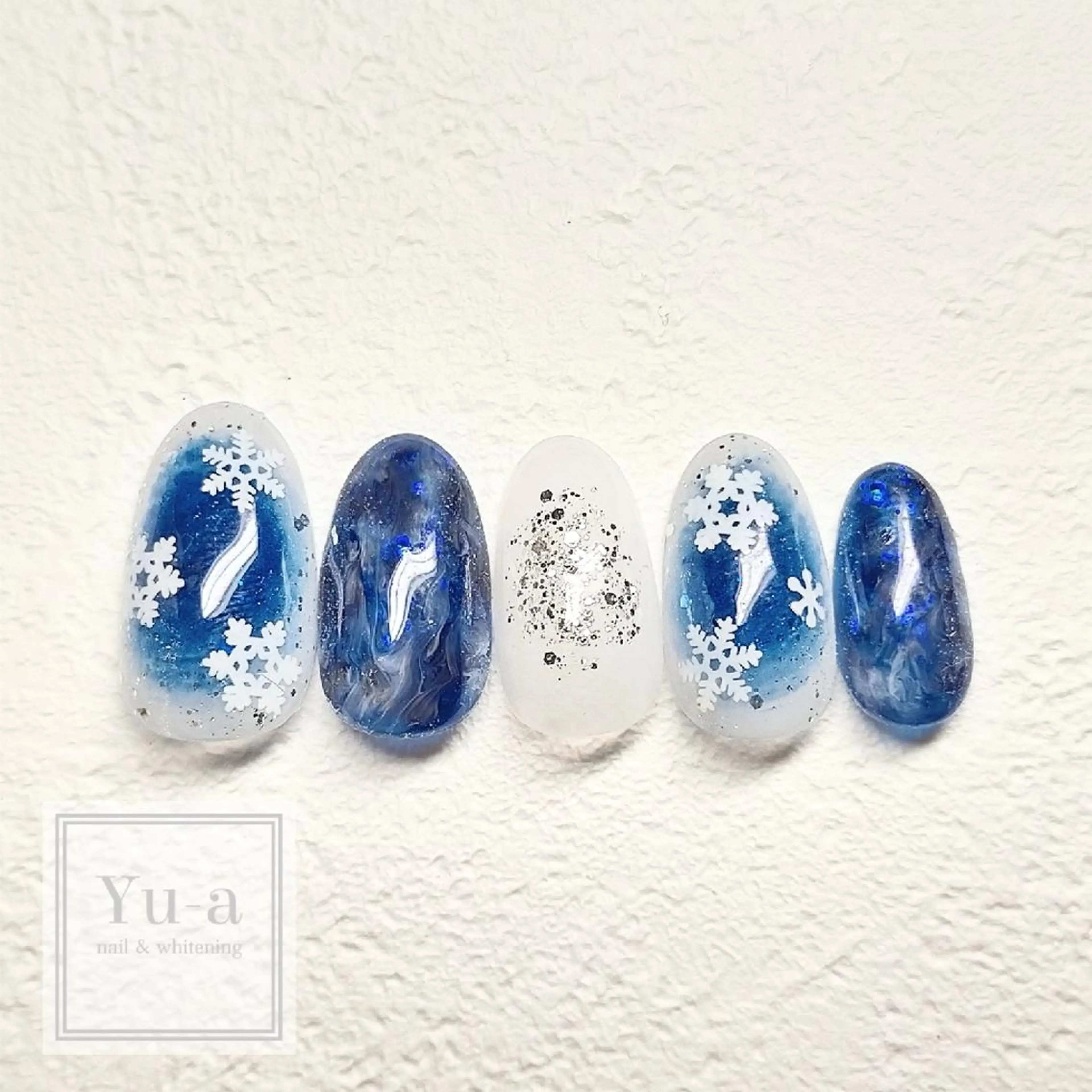 ネイル ニュアンスネイル ホワイト 冬ネイル yu-a☆  ネイル ＆ホワイトニングのネイルデザイン