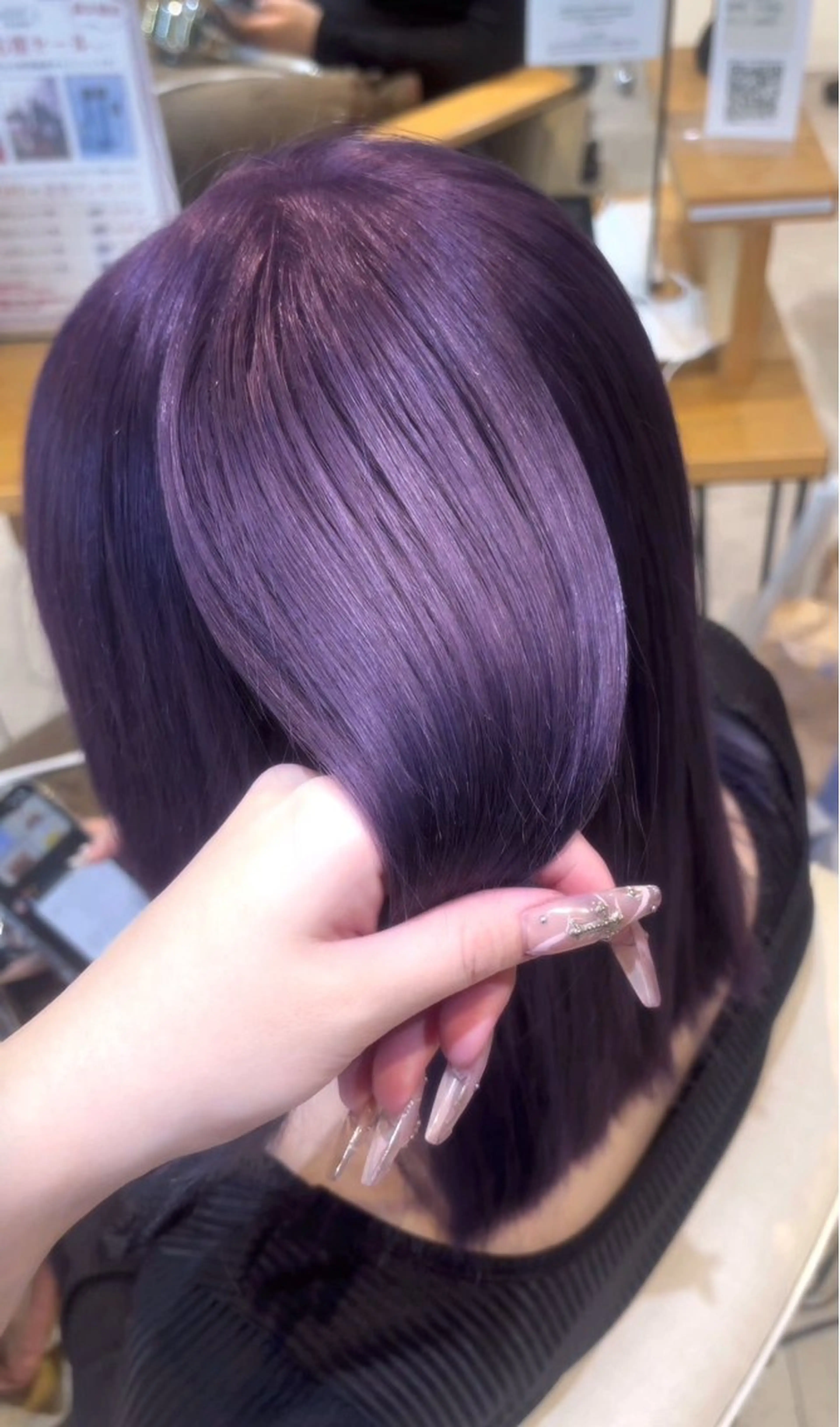 セミロング ヘアカラー 名嘉 穂乃花のヘアスタイル