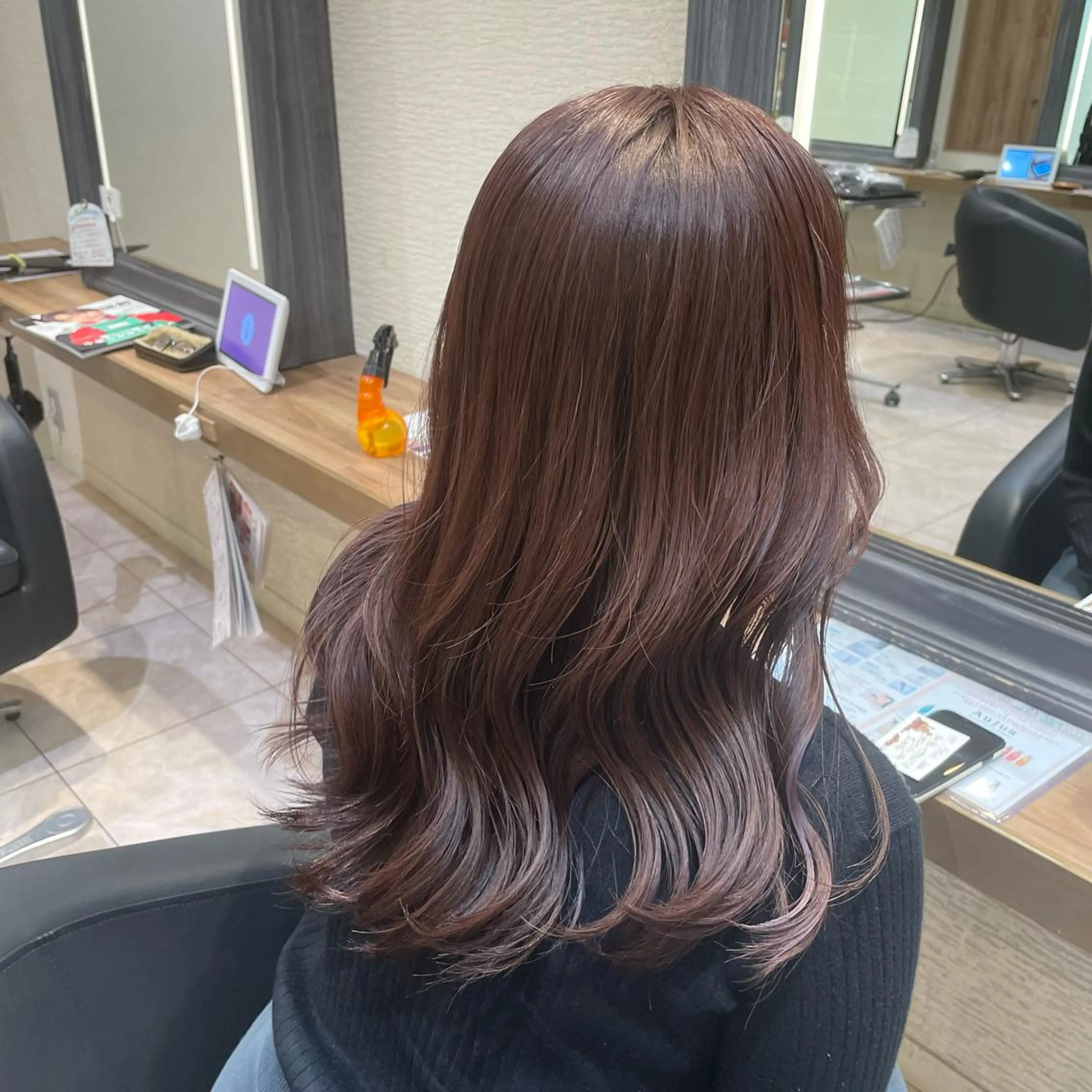 セミロング カラー イヤリングカラー ラベンダーカラー ピンクカラー ピンクラベンダー レイヤー/ハイトーン 🫧‪Erikaのヘアスタイル