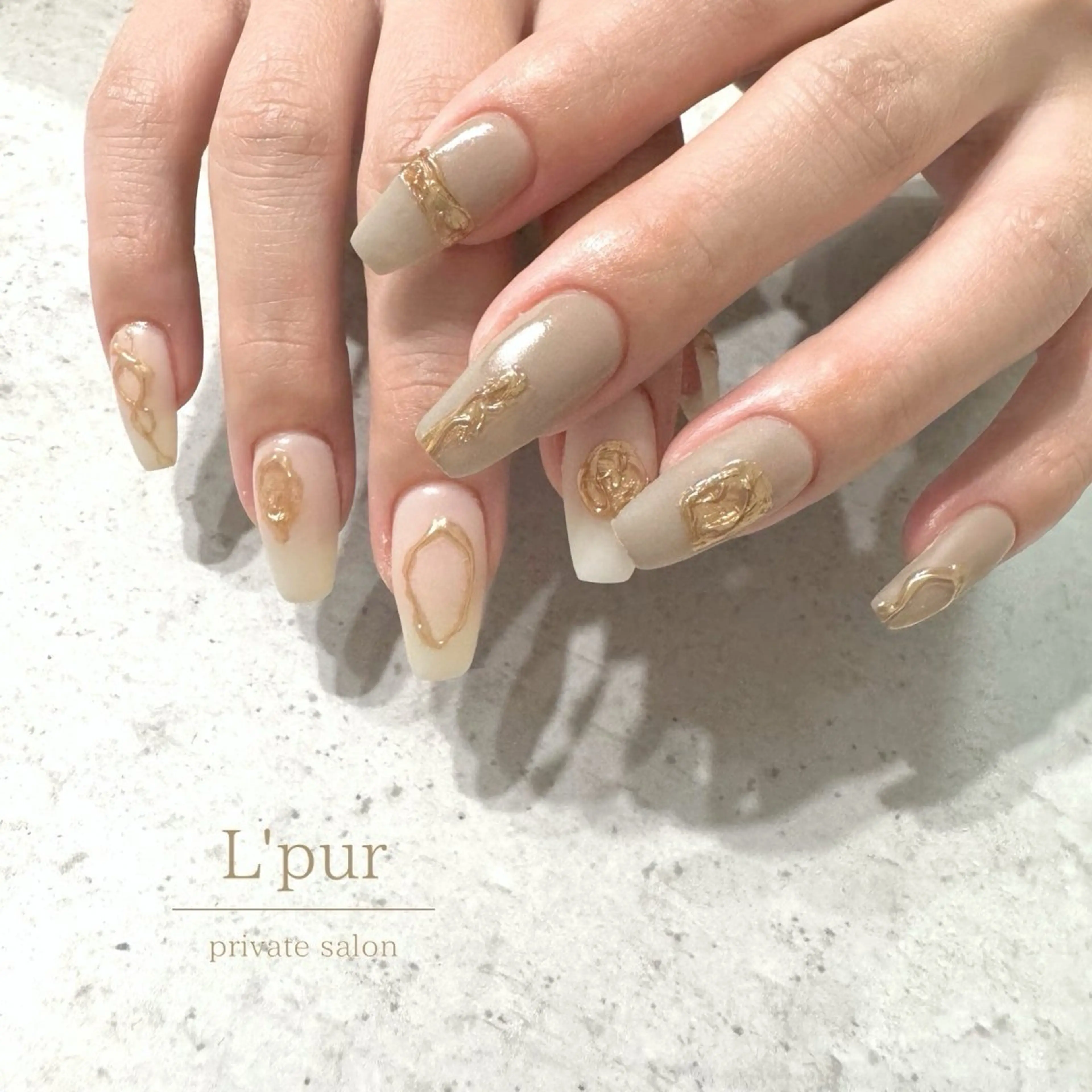 ネイル ブラウン ラメ(グリッター) ミラーネイル 持ち込み ニュアンスネイル ハンドネイル Yuka .Mのネイルデザイン