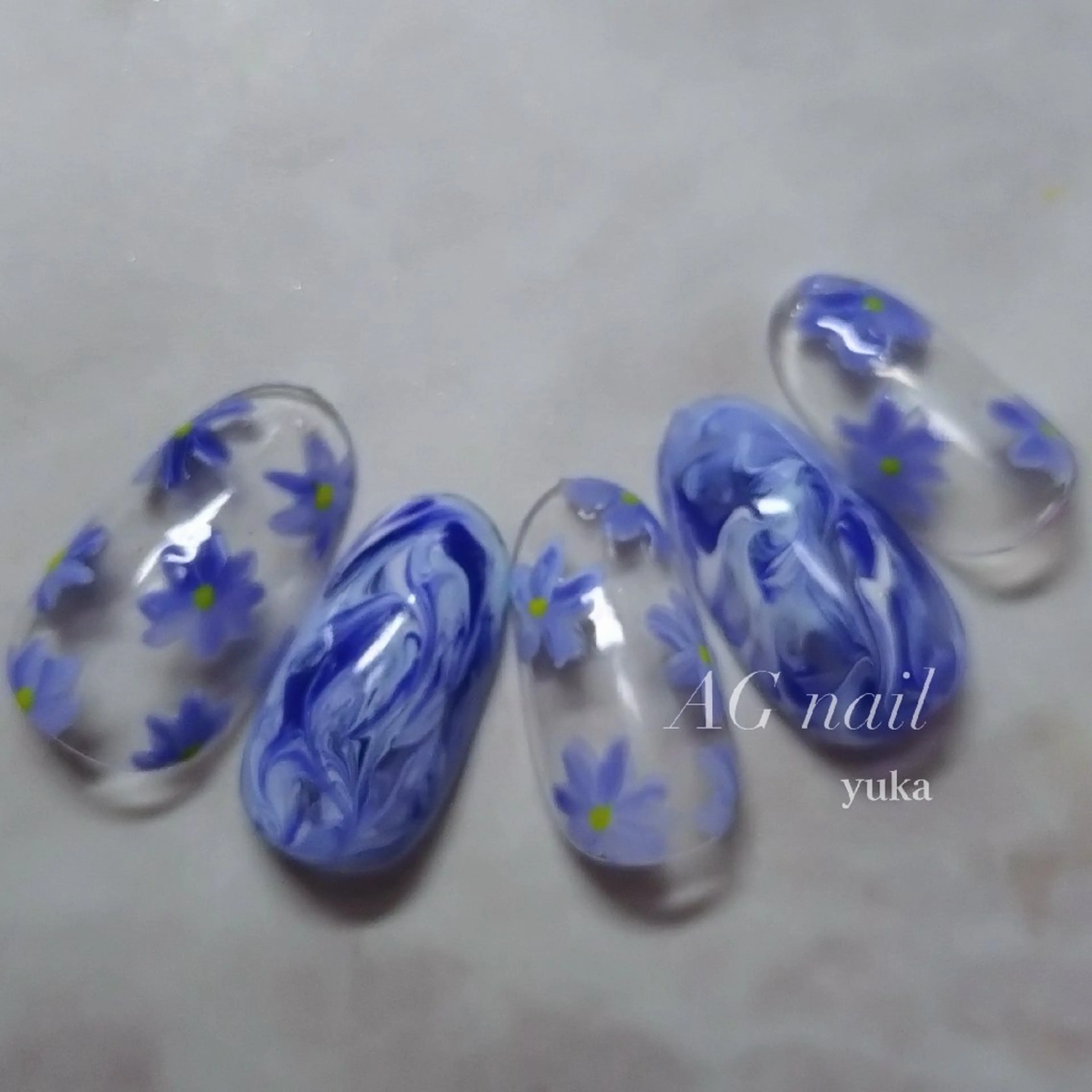 ネイル ブルー フラワーネイル 大理石ネイル(マーブル) ハンドネイル AG nail 〚　yuka　〛のネイルデザイン