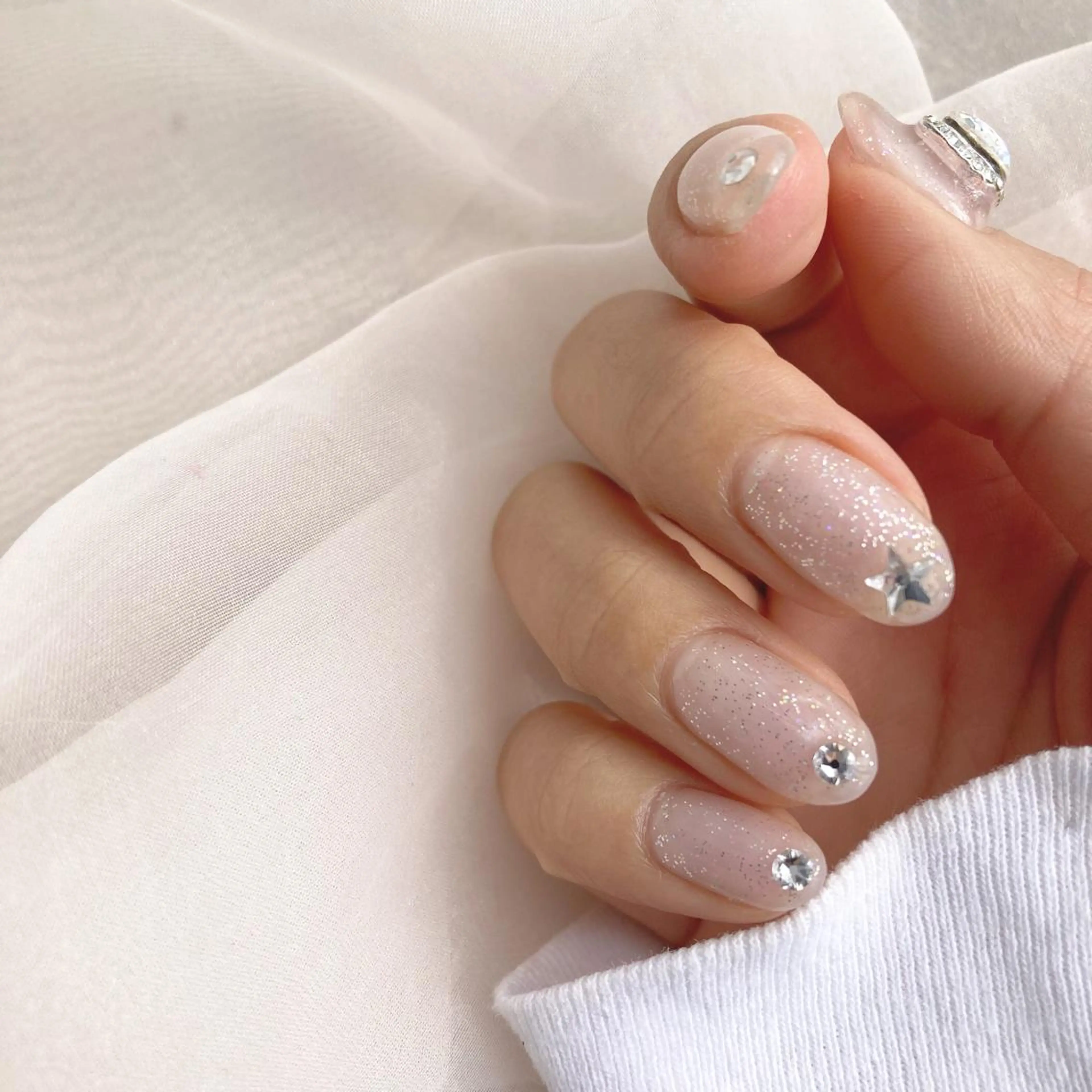 ネイル ハンドネイル GO TODAY SHAiRE SALON 表参道colore店所属・emmi nailのネイルデザイン