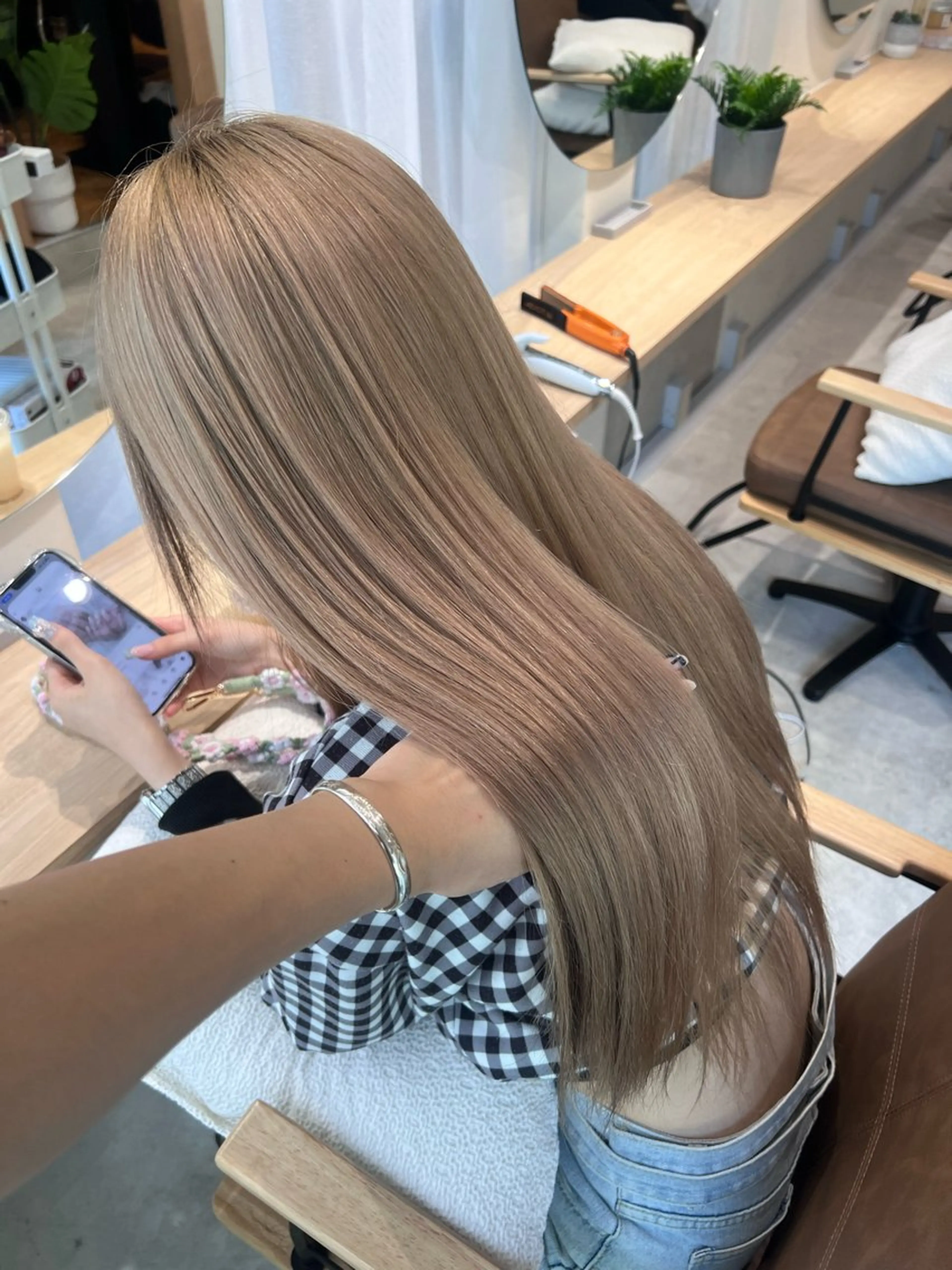 ロング ヘアカラー Day .1のヘアスタイル