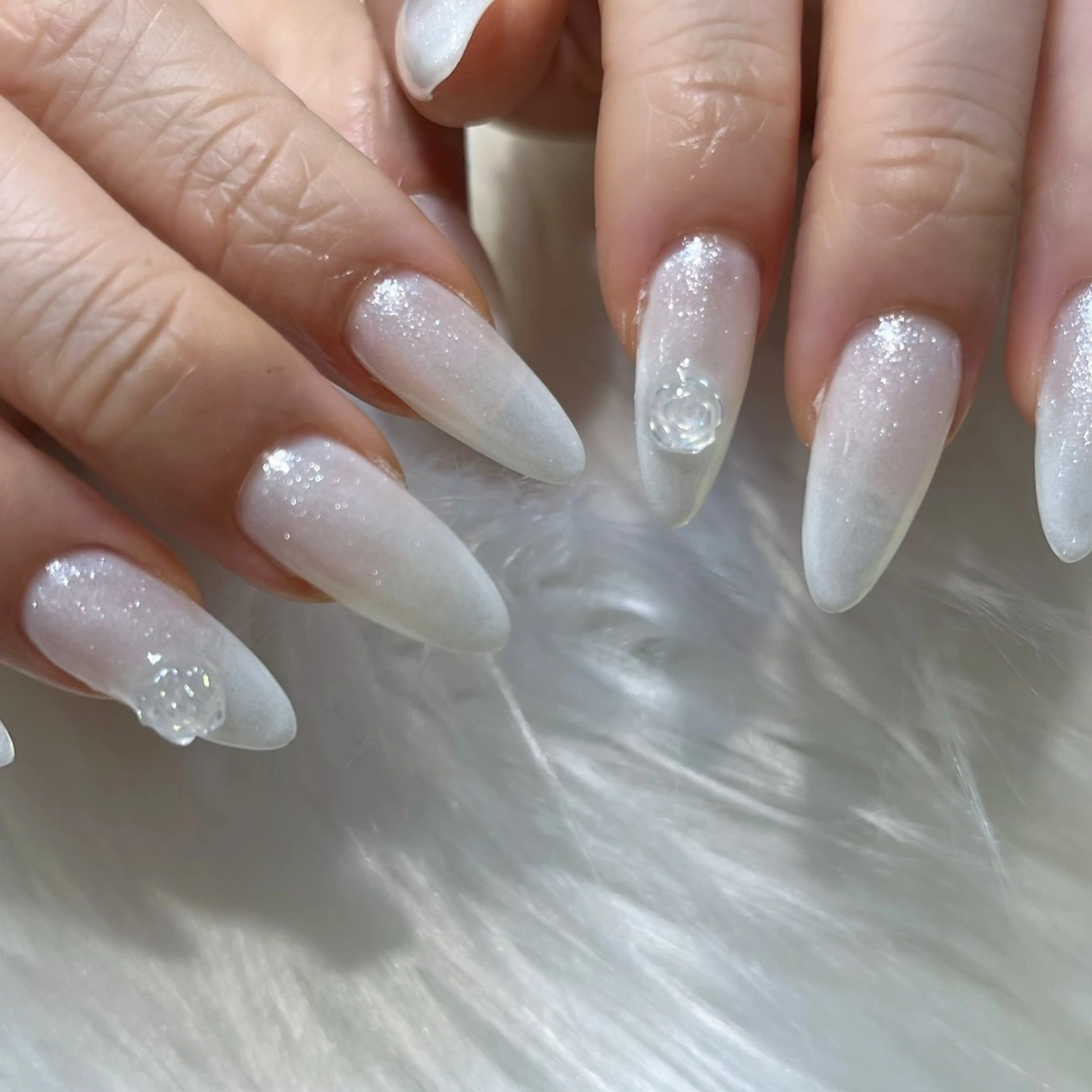 ネイル アートネイル ガーリー 韓国ネイル 持ち込み ワンホンネイル ハンドネイル KOKONA 🎀のネイルデザイン