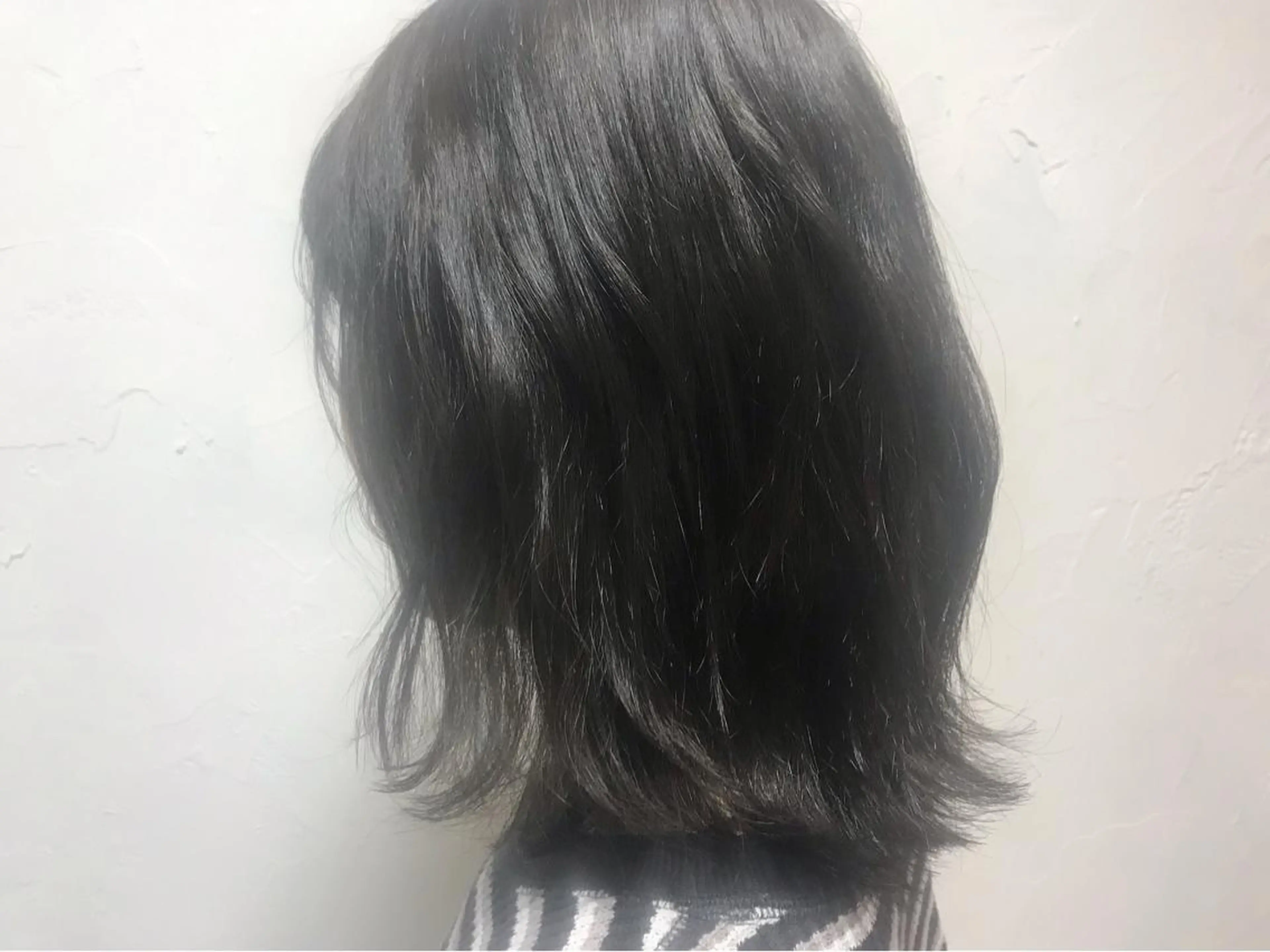 ミディアム カラー 【Uneユヌ】菊地 春那のヘアスタイル