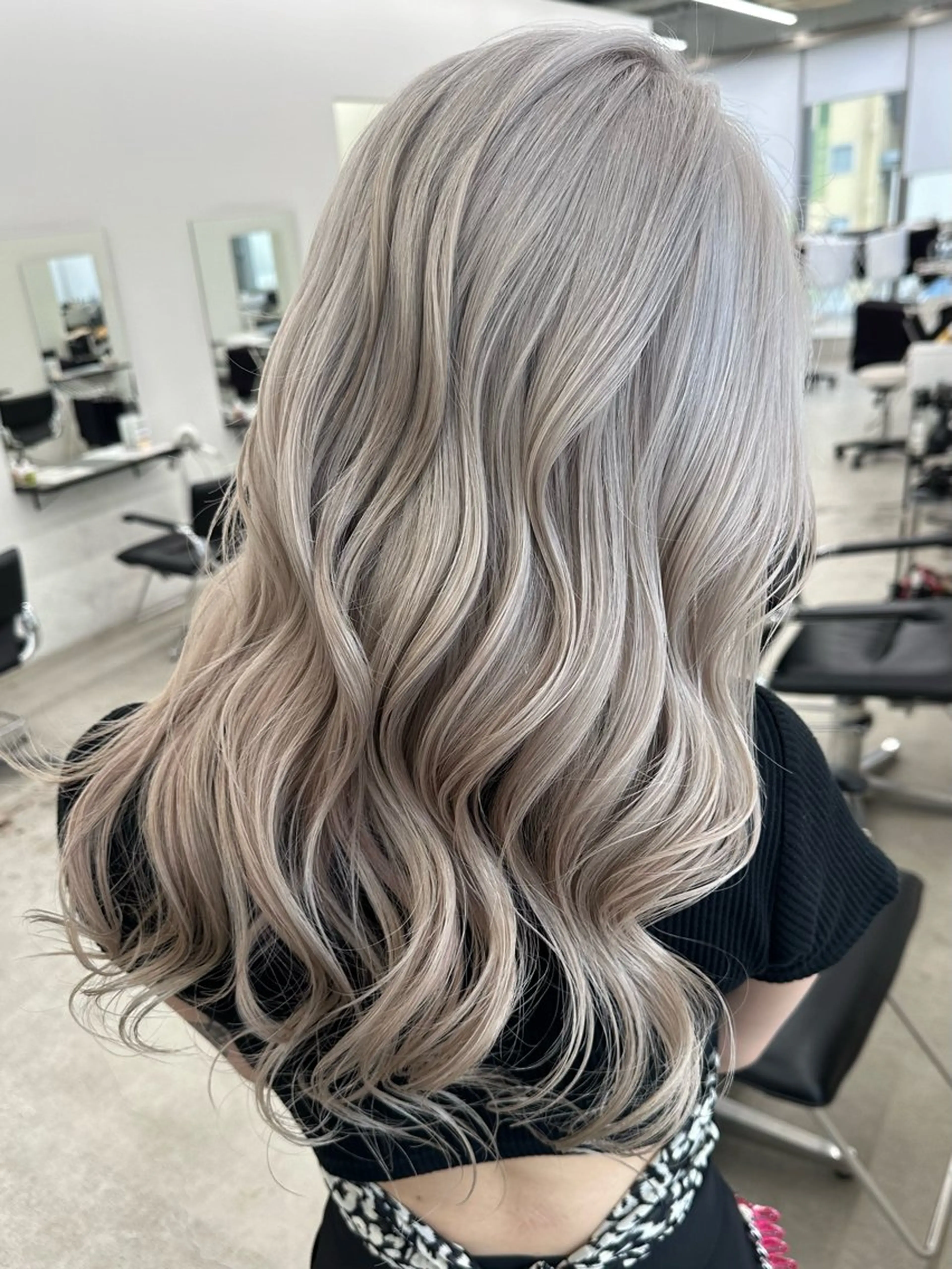 ロング ヘアカラー 原田 瑠月のヘアスタイル