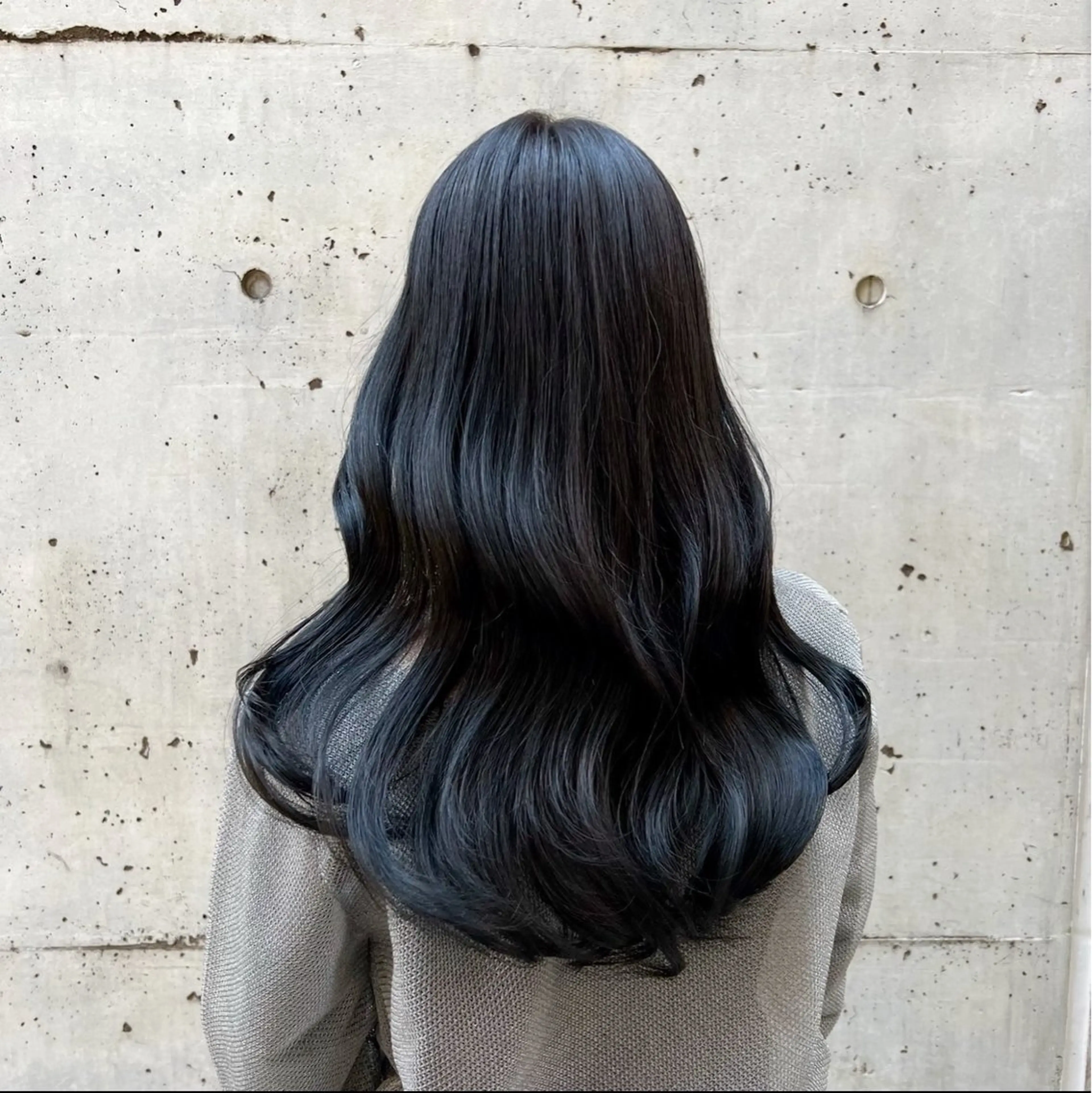 カラー 黒髪 ブルーカラー ブルーブラック ヘアカラー grace by afloat梅田店所属・堤 茜のヘアスタイル