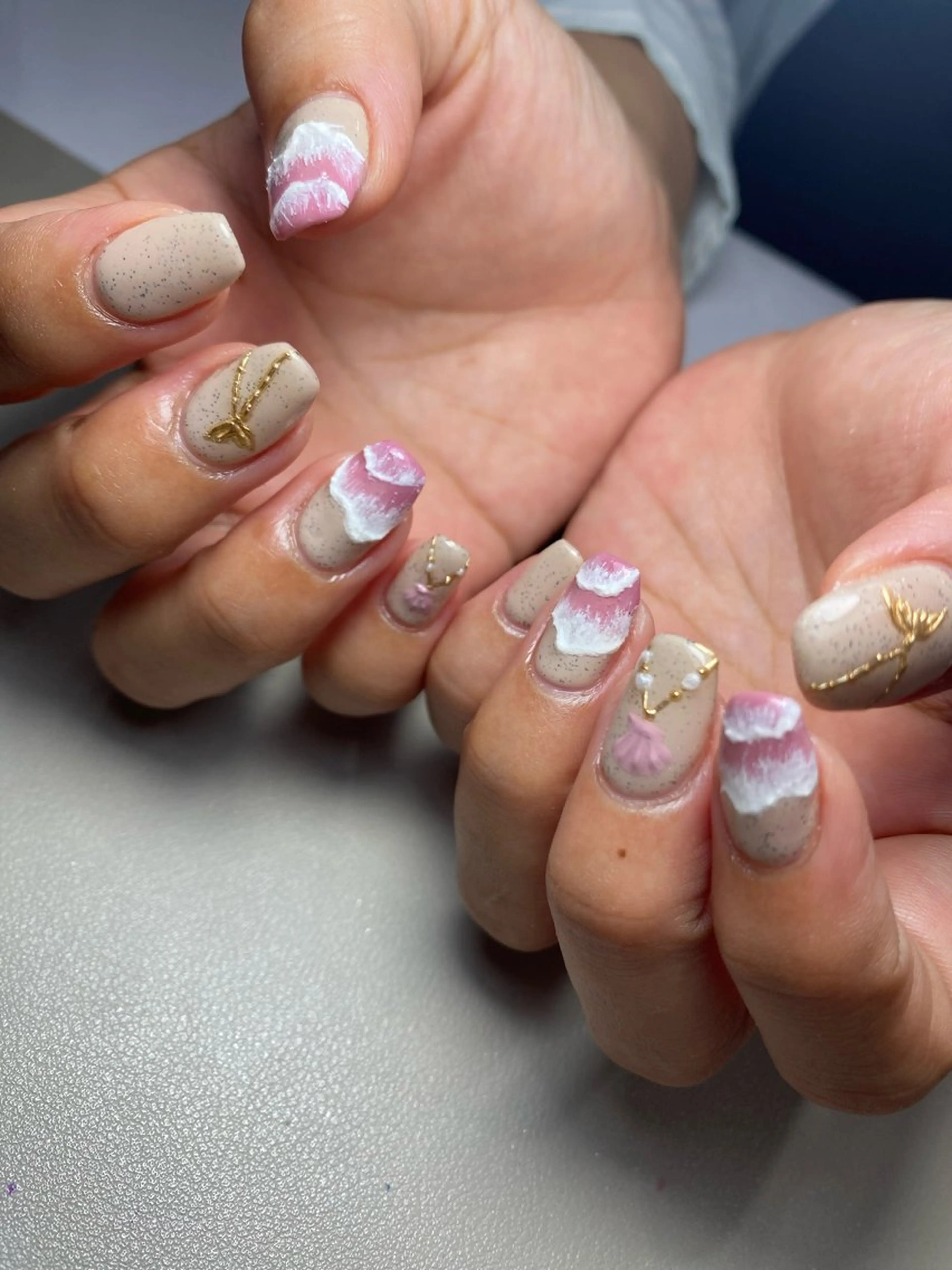 ネイル フラッシュネイル フレンチネイル ジェルネイル グラデーション ラメ(グリッター) ハンドネイル ハンドケア REILLY.　private nail salon所属・Marina 《REILLY.》のネイルデザイン