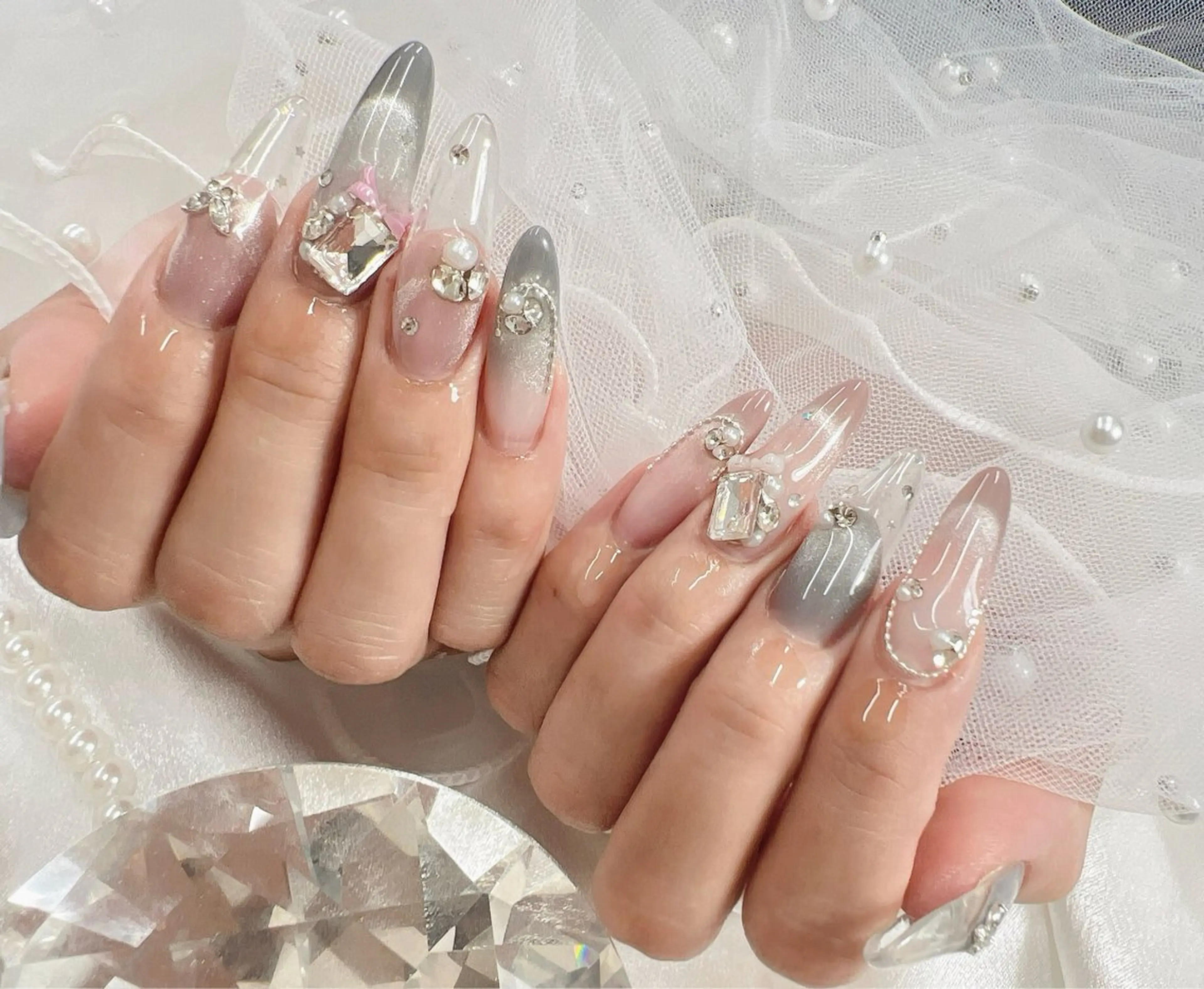 ハンドネイル bijou nails所属・bijou nails　蓮のネイルデザイン