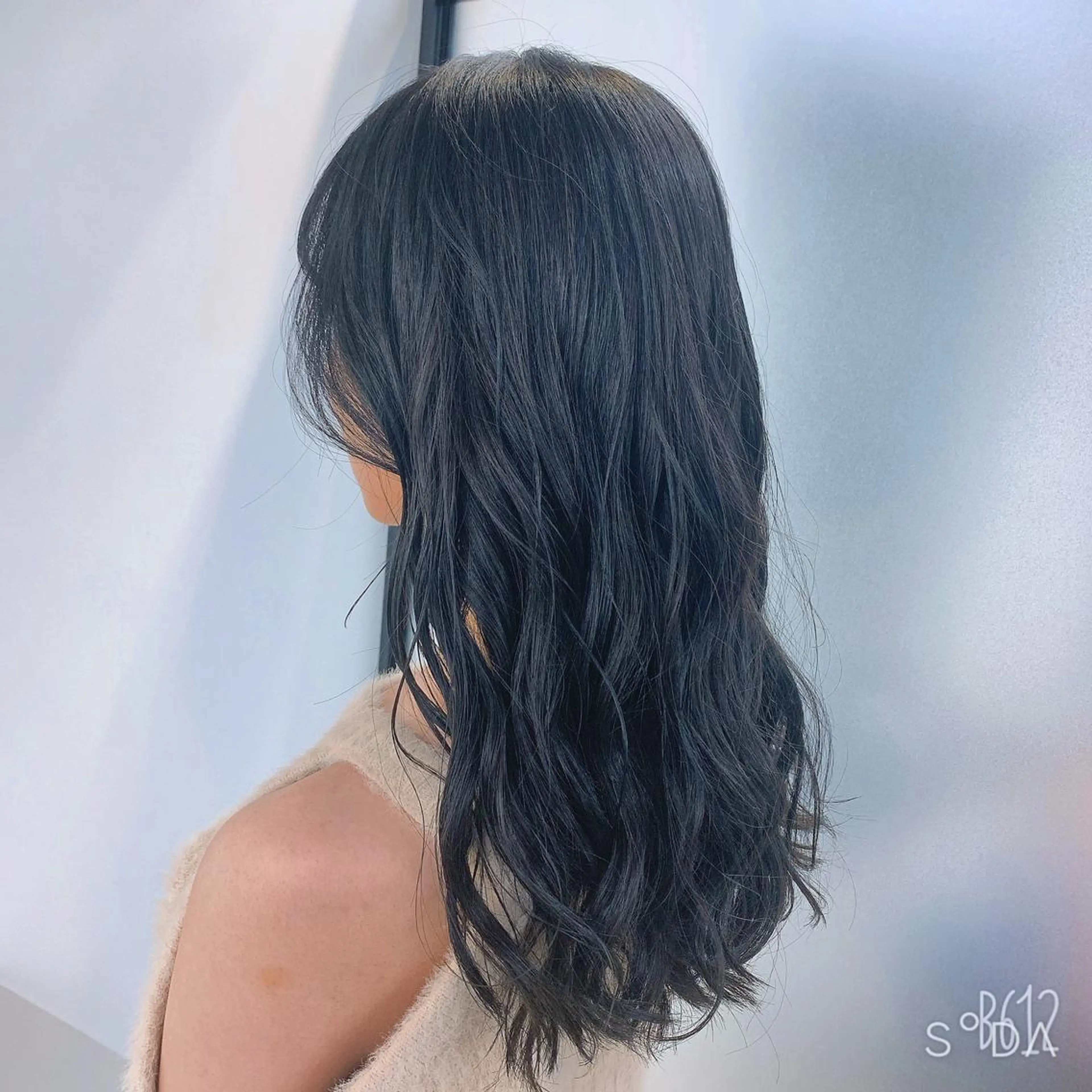 ロング カラー アディクシーカラー アッシュ アッシュグレー ベージュカラー ブリーチ サイドバング 🇰🇷沼田　拓斗のヘアスタイル