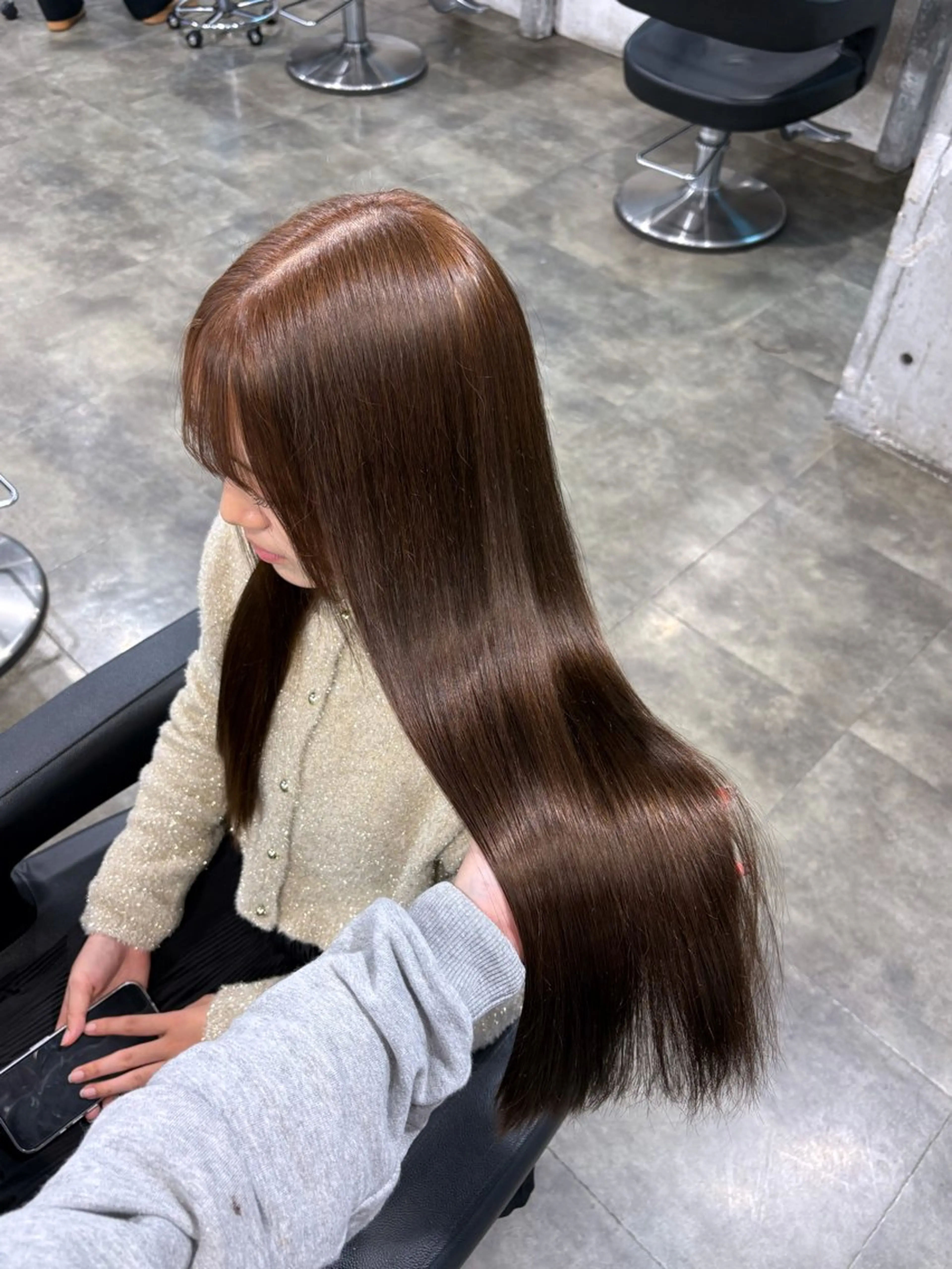 カラー ヘアカラー トリートメント ベージュ／ピンク【く すみカラー】レイヤーのヘアスタイル