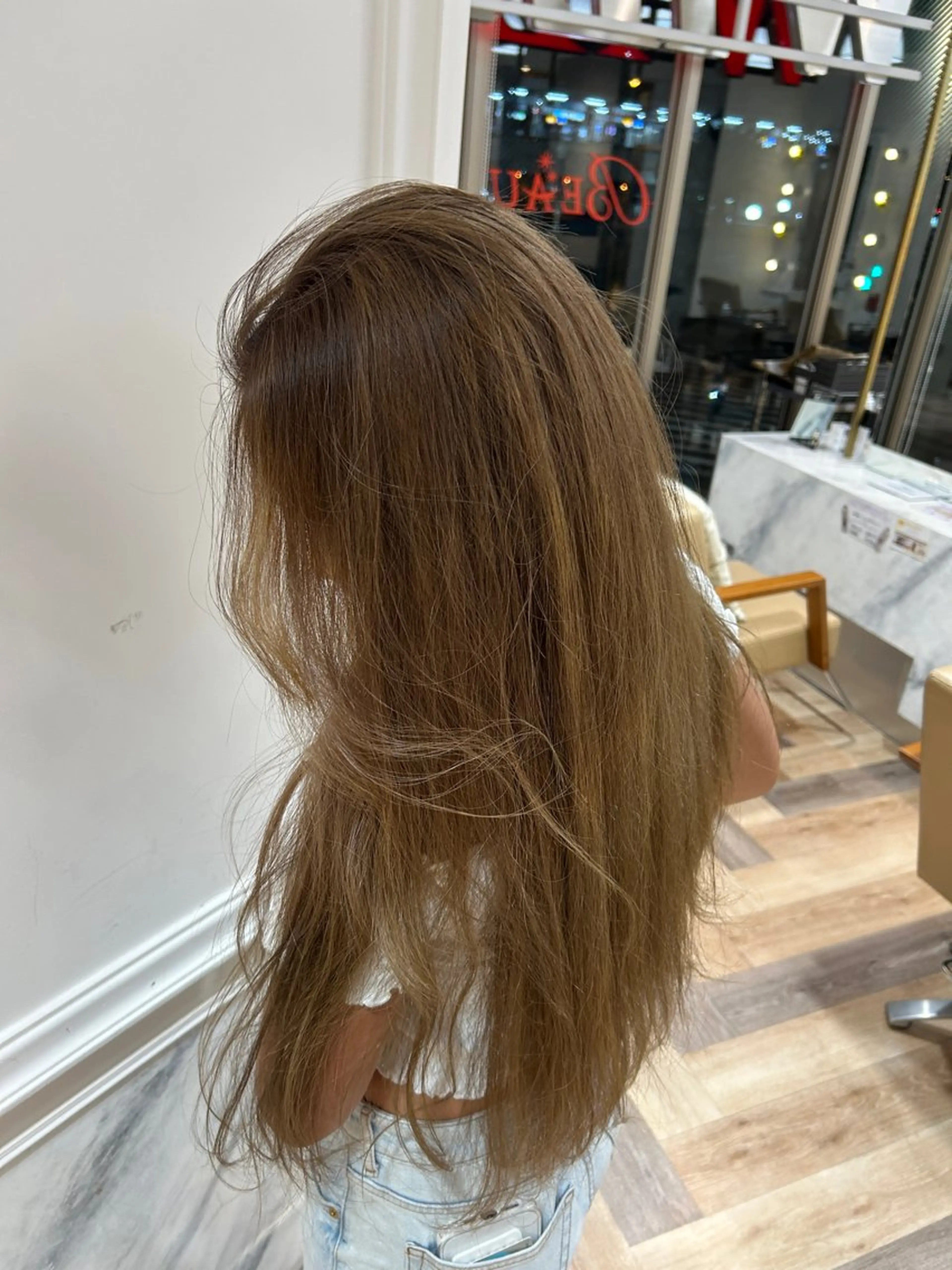 ロング カラー ベージュカラー ブリーチ ブラウンカラー ブラウンベージュ ヘアカラー Yuu/髪質改善 デザインカラーのヘアスタイル