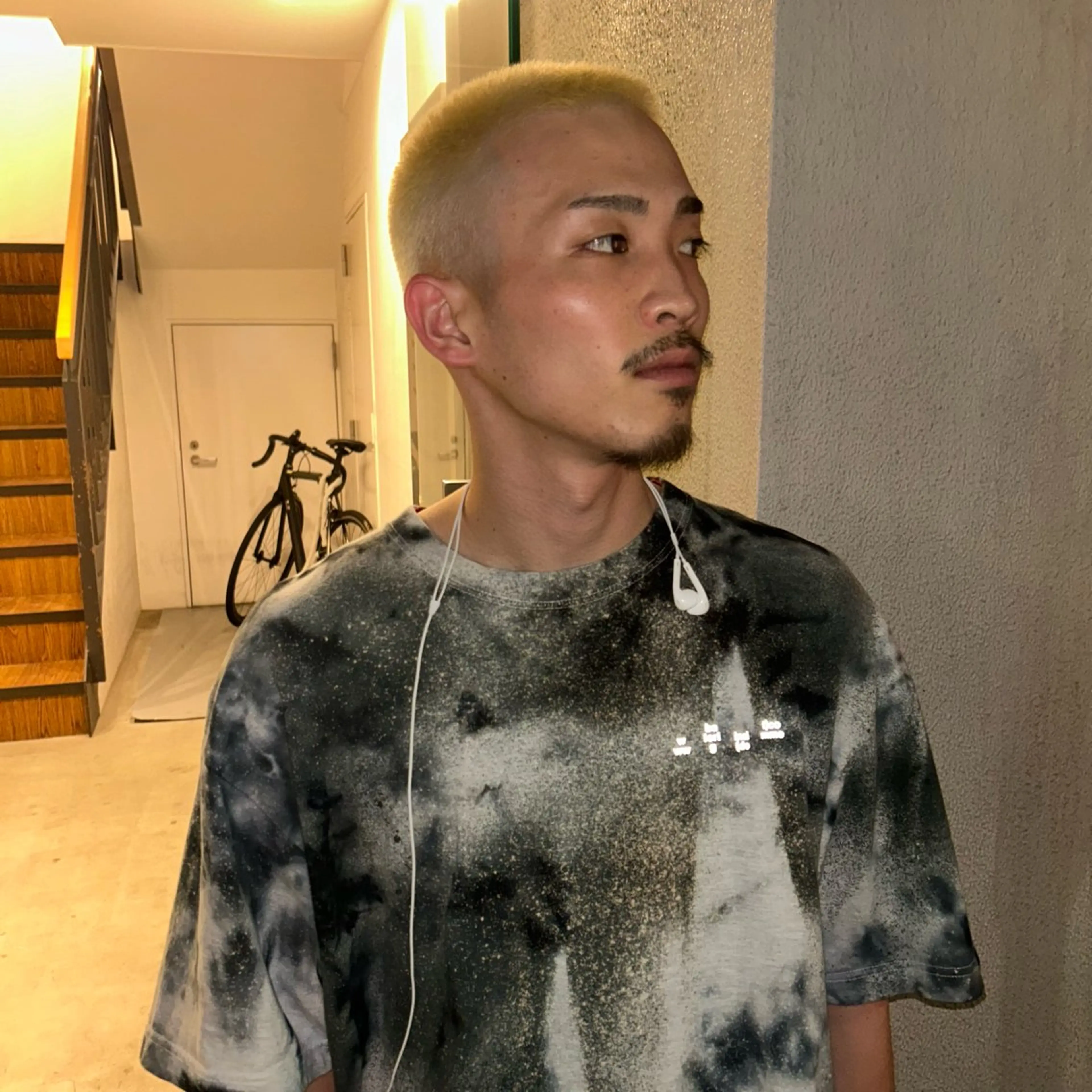 ショートヘア ブリーチのみ  [​〜​3cmまで]の写真
