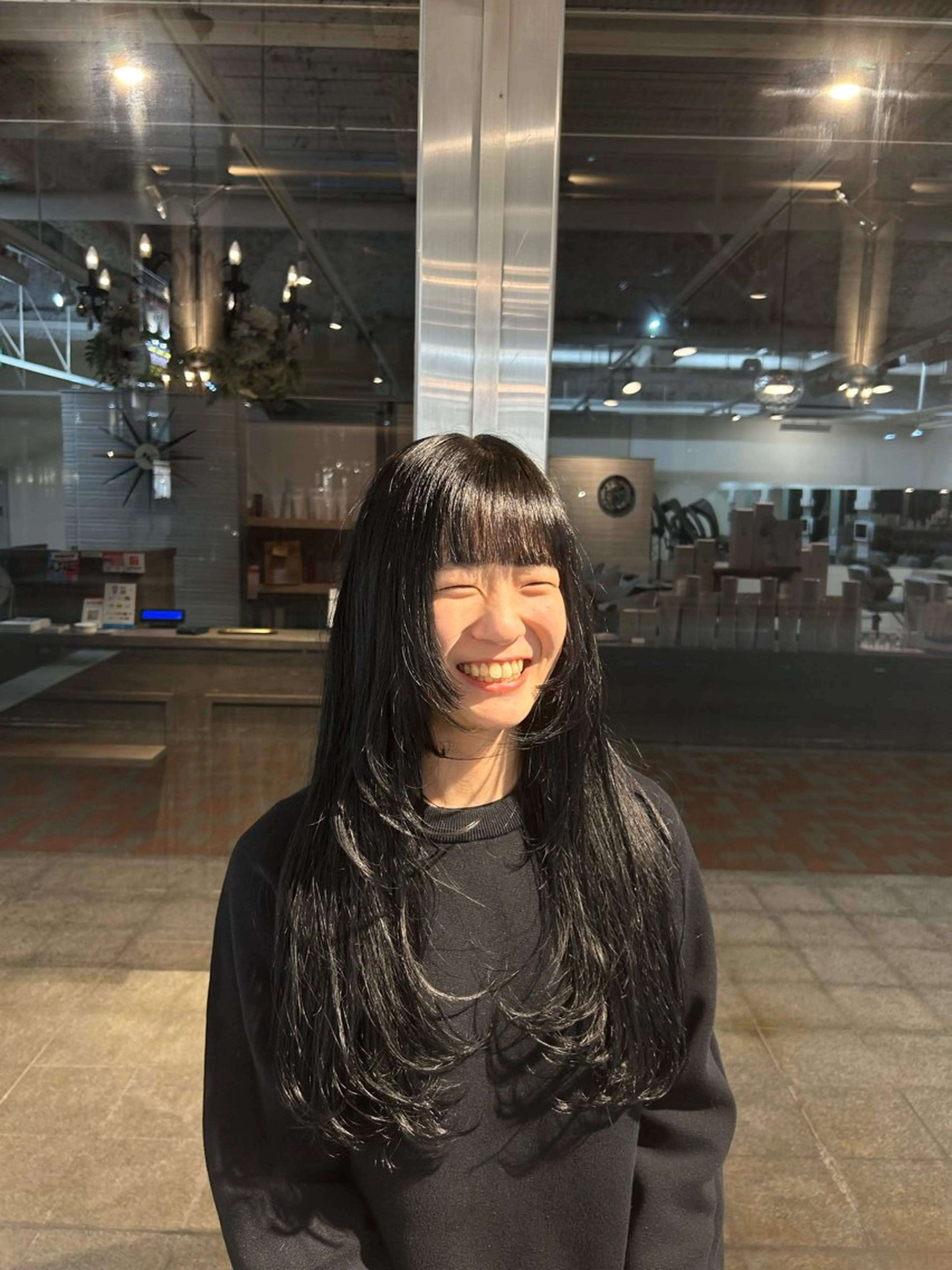 ロング ロングレイヤー レイヤーカット ロング Luccica PARIS所属・佐川 舞斗のヘアスタイル