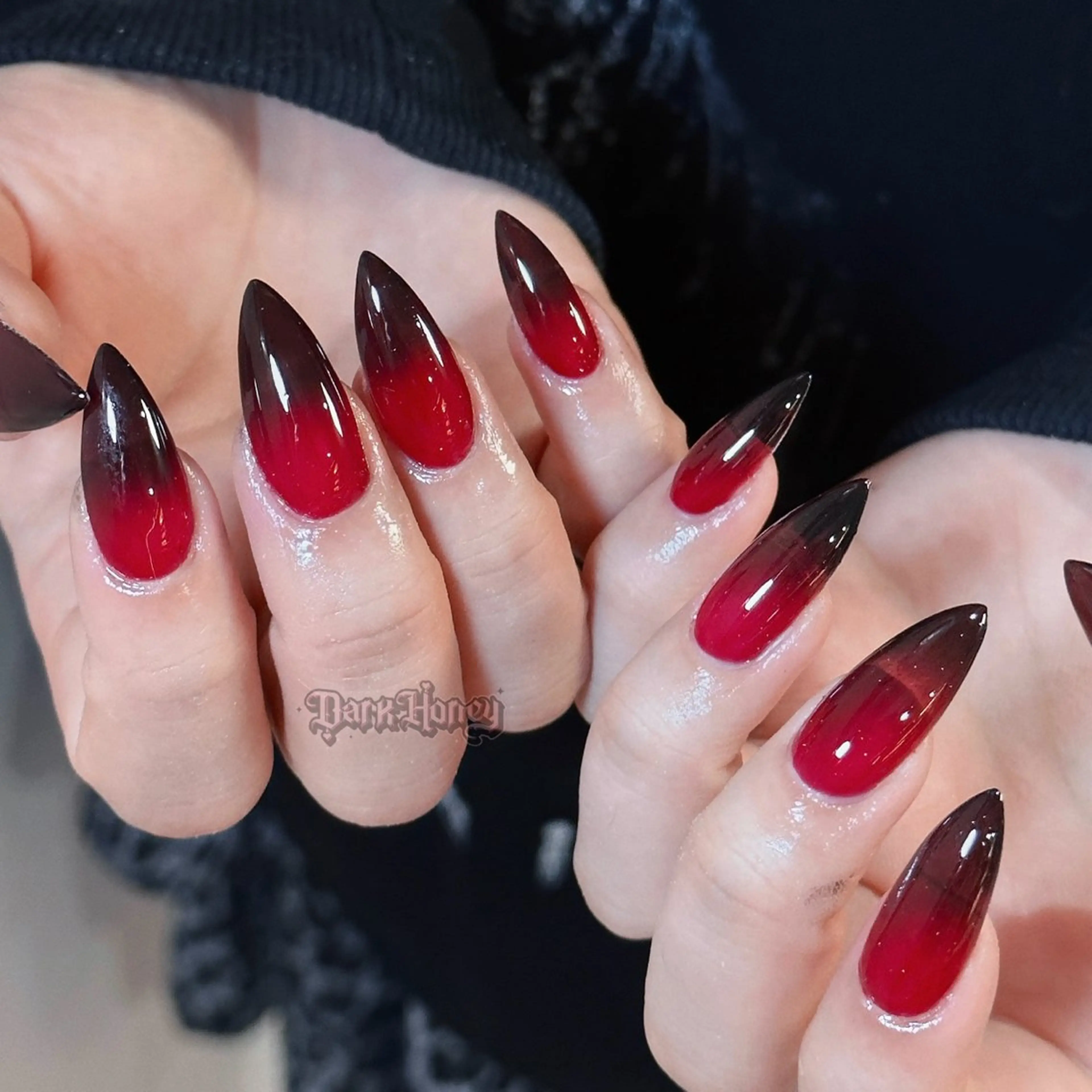 ネイル ハンドネイル Dark honey スカルプ専門原宿店のネイルデザイン