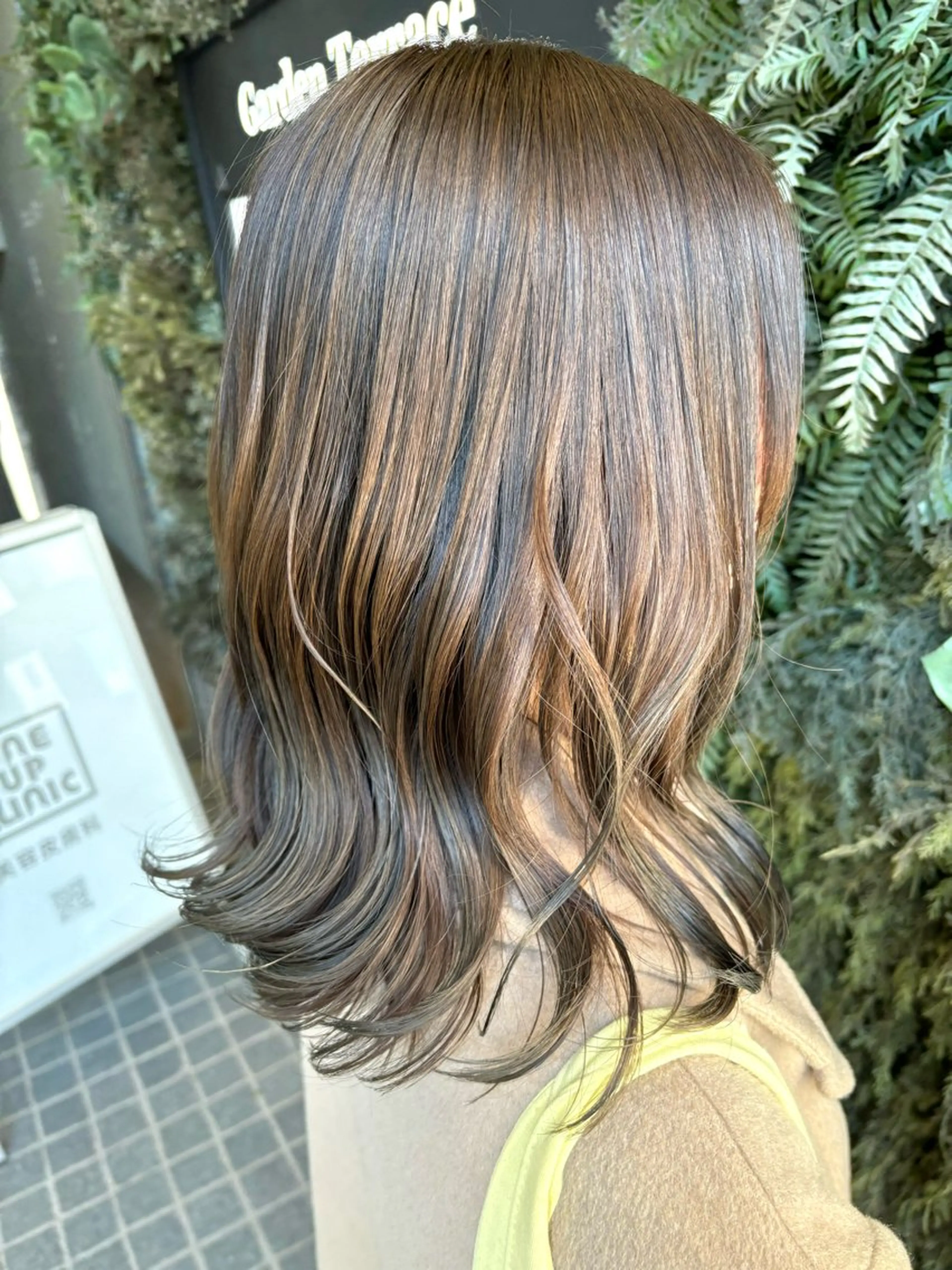 ミディアム カラー ヘアカラー トリートメント しほ/艶ミルクティー 🍼/バンド特化🎸のヘアスタイル