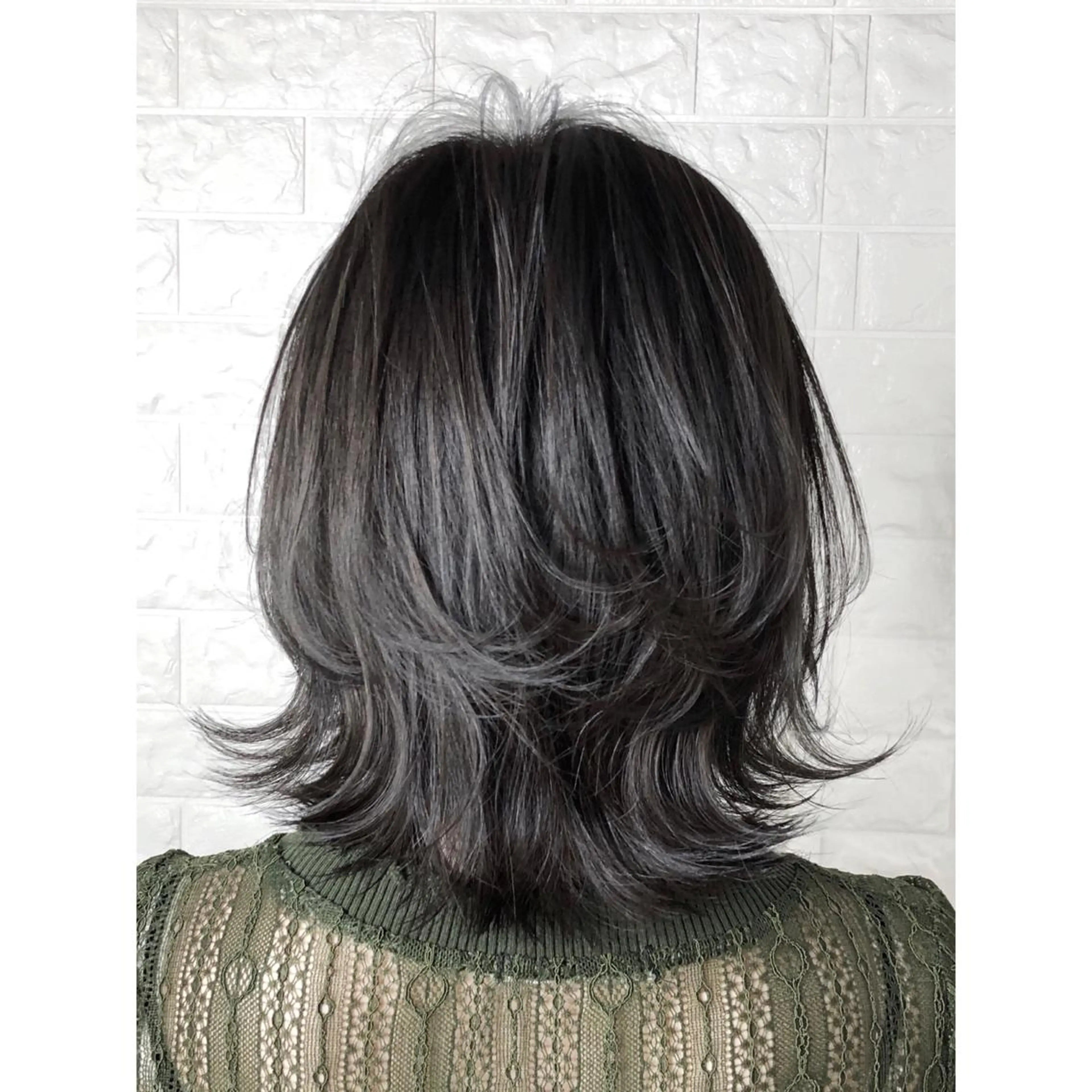 ミディアム カラー ブルーカラー ブルージュ 透明感カラー ハイライトカラー 外国人風カラー KIZU 髪質改善 オカルト怪談のヘアスタイル