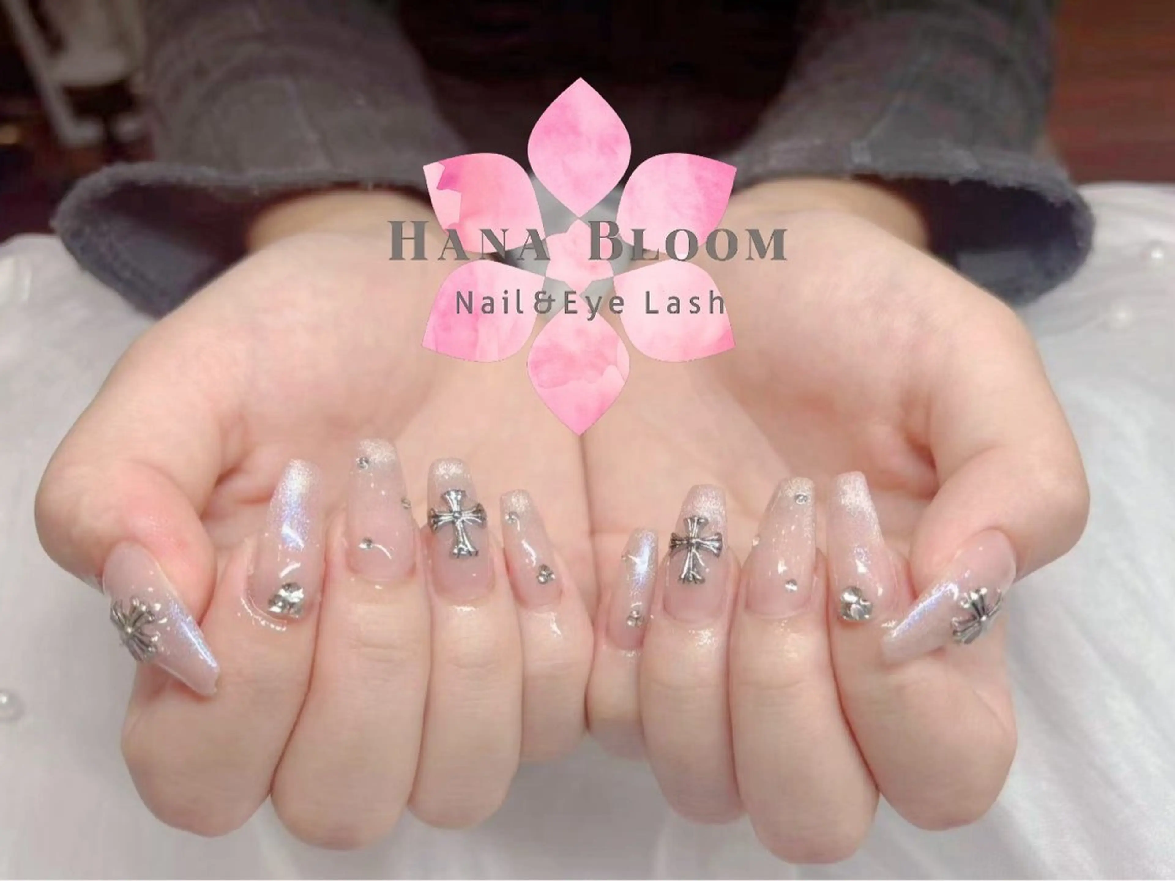 ネイル フレンチネイル ジェルネイル グラデーション ラメ(グリッター) マグネットネイル ハンドネイル ハンドケア Hana Bloom Nail Salonのネイルデザイン
