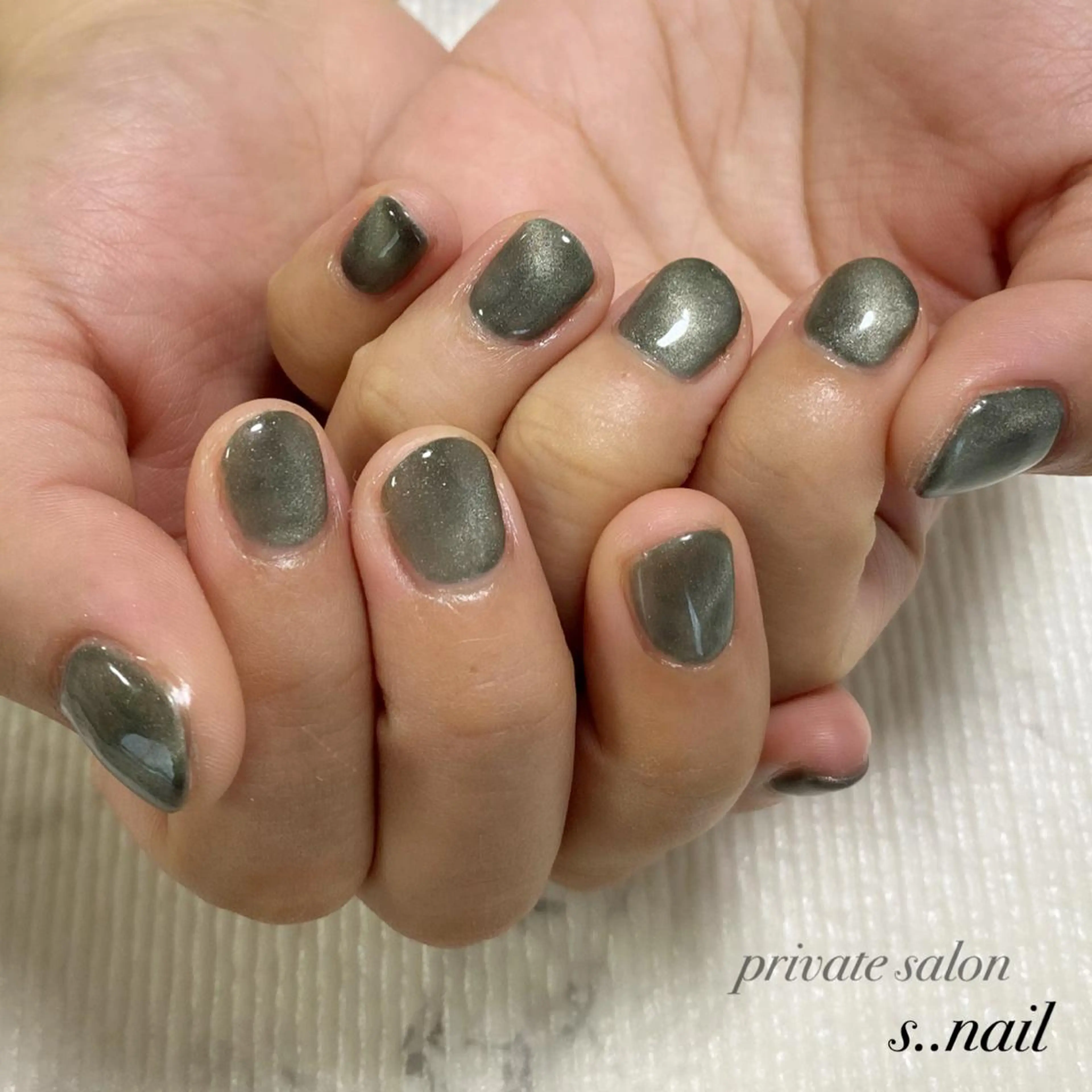 ネイル ジェルネイル グリーン マグネットネイル ハンドネイル フットネイル s..nail / MORITAのネイルデザイン