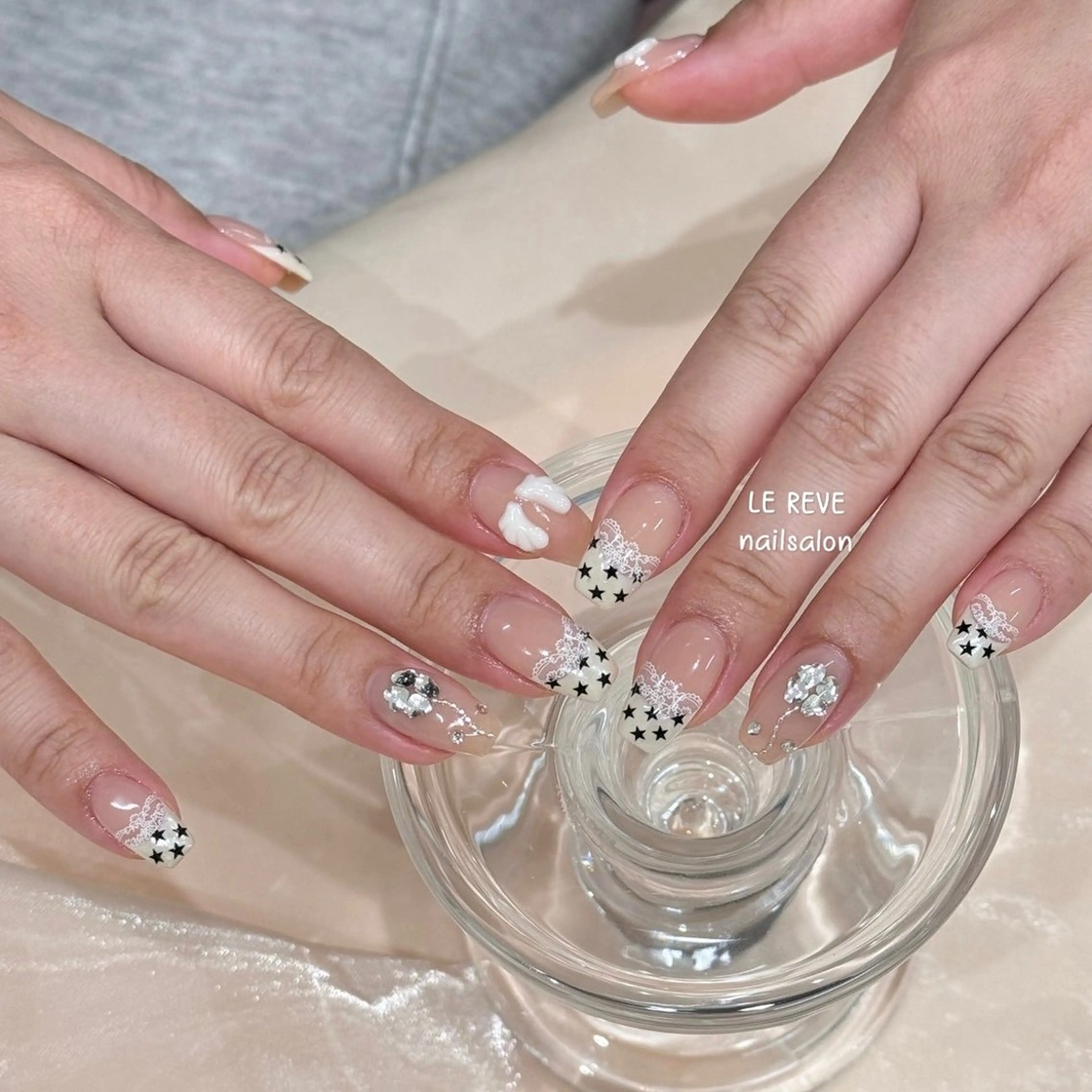 ネイル 韓国ネイル ニュアンスネイル シンプルネイル 夏ネイル ワンホンネイル ハンドネイル LE REVE nailsalonのネイルデザイン