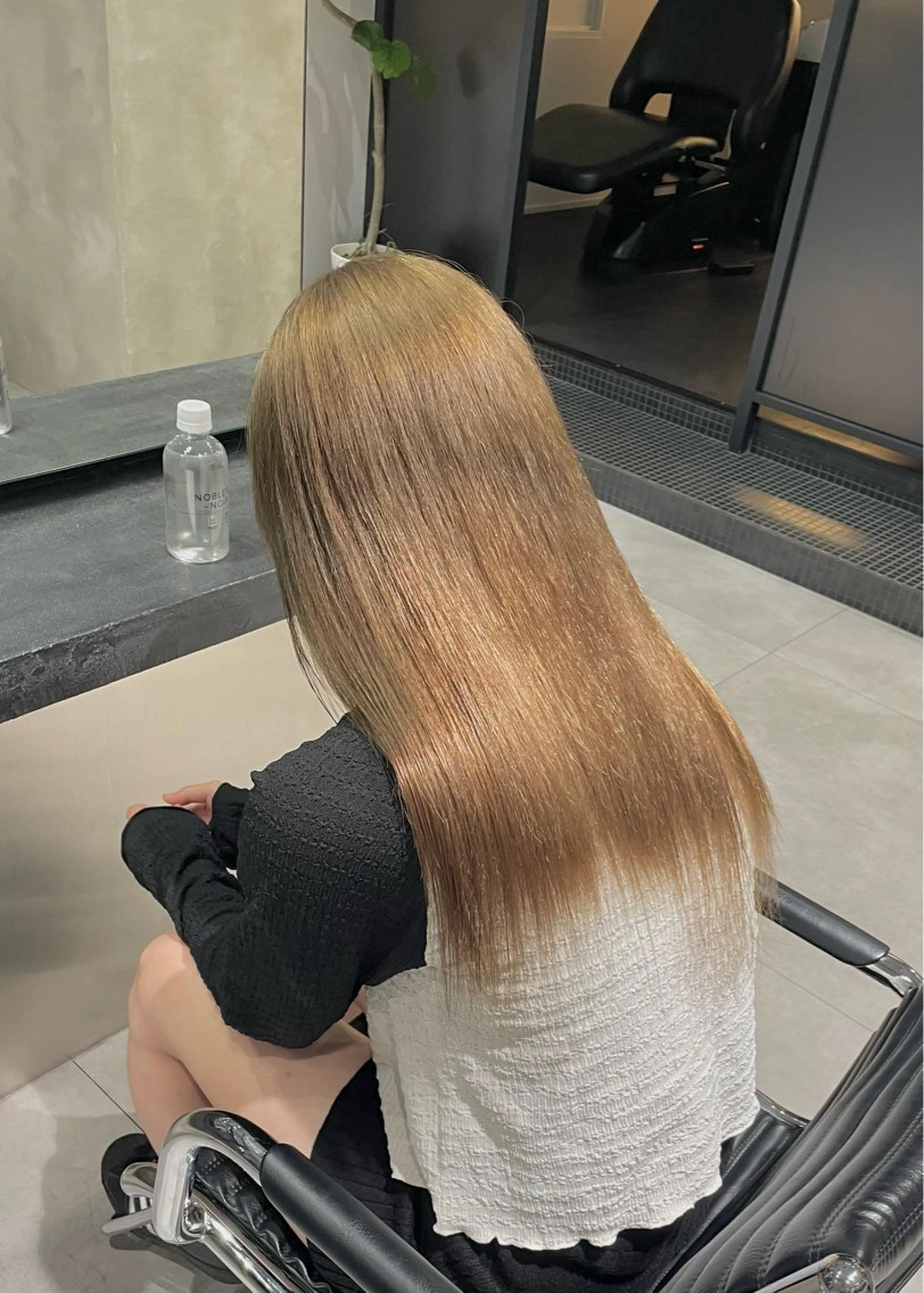 セミロング カラー ベージュカラー ミルクティーベージュ ヘアカラー トリートメント 🌷ケアブリーチ /透明感/れい🌷のヘアスタイル