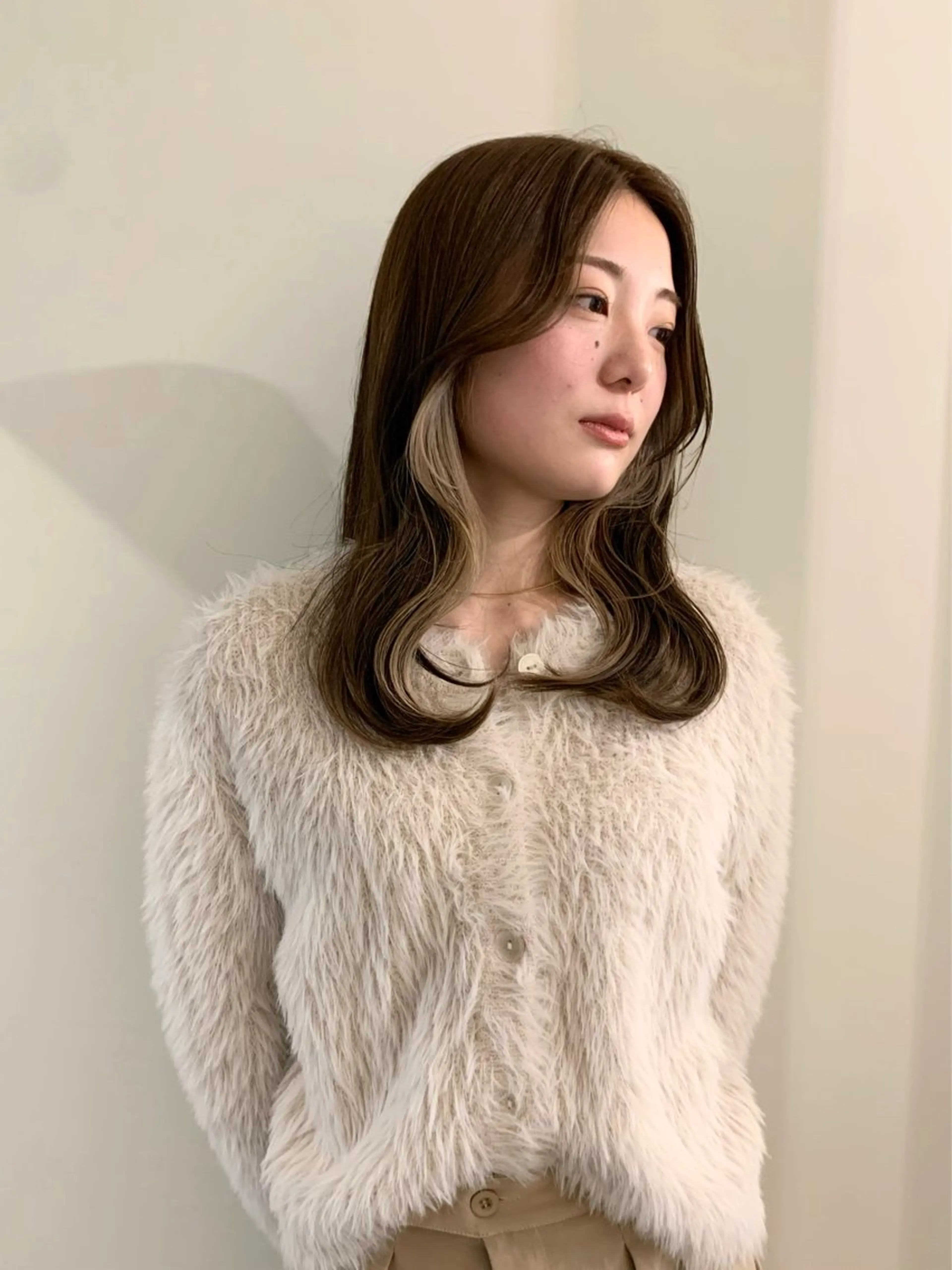 ロング カラー イヤリングカラー ヘアカラー 落合希 Olivebeigeのヘアスタイル