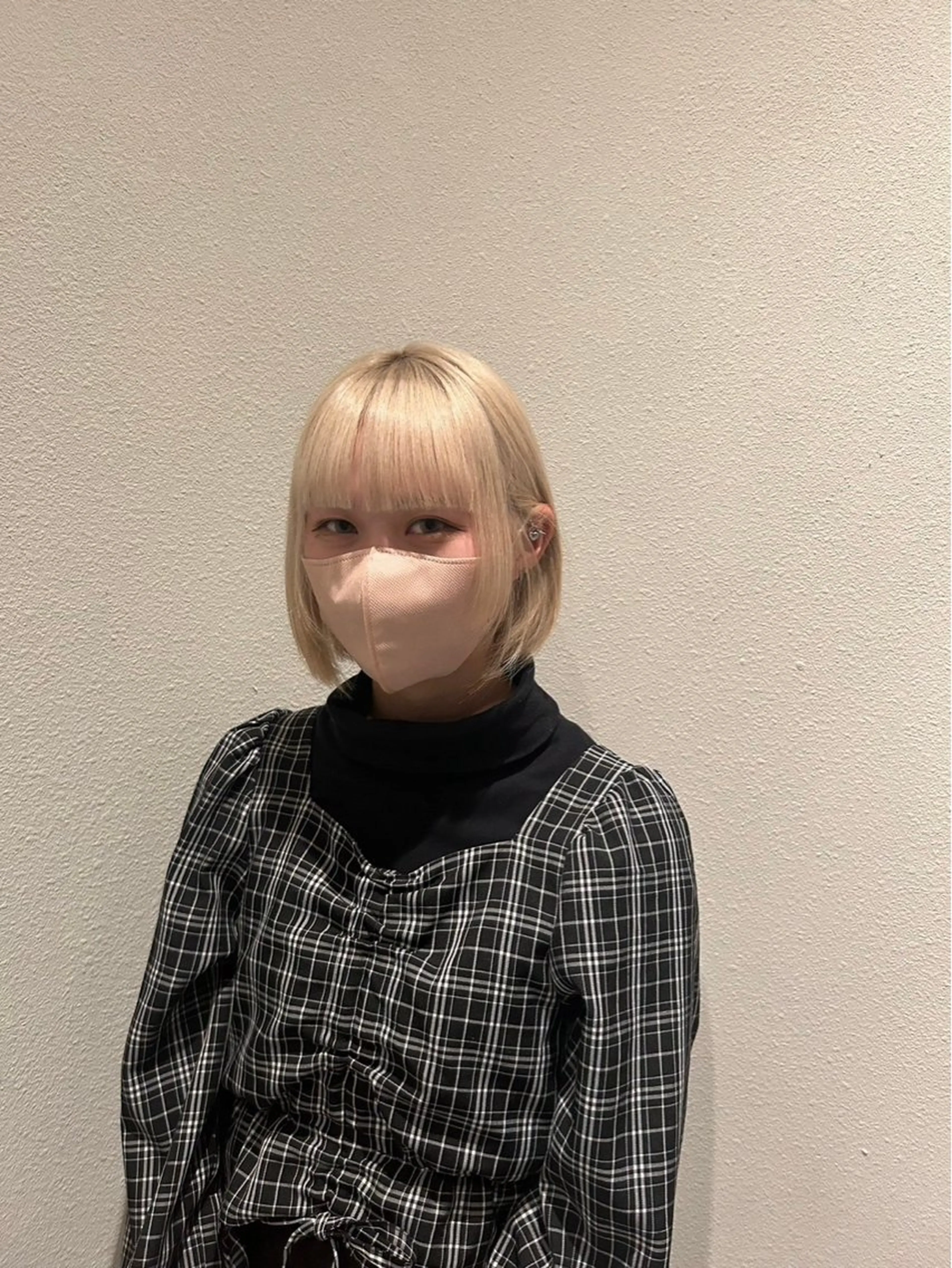 ショート カラー ヘアカラー トリートメント ☘️折戸結菜☘️ ハイトーンカラーのヘアスタイル