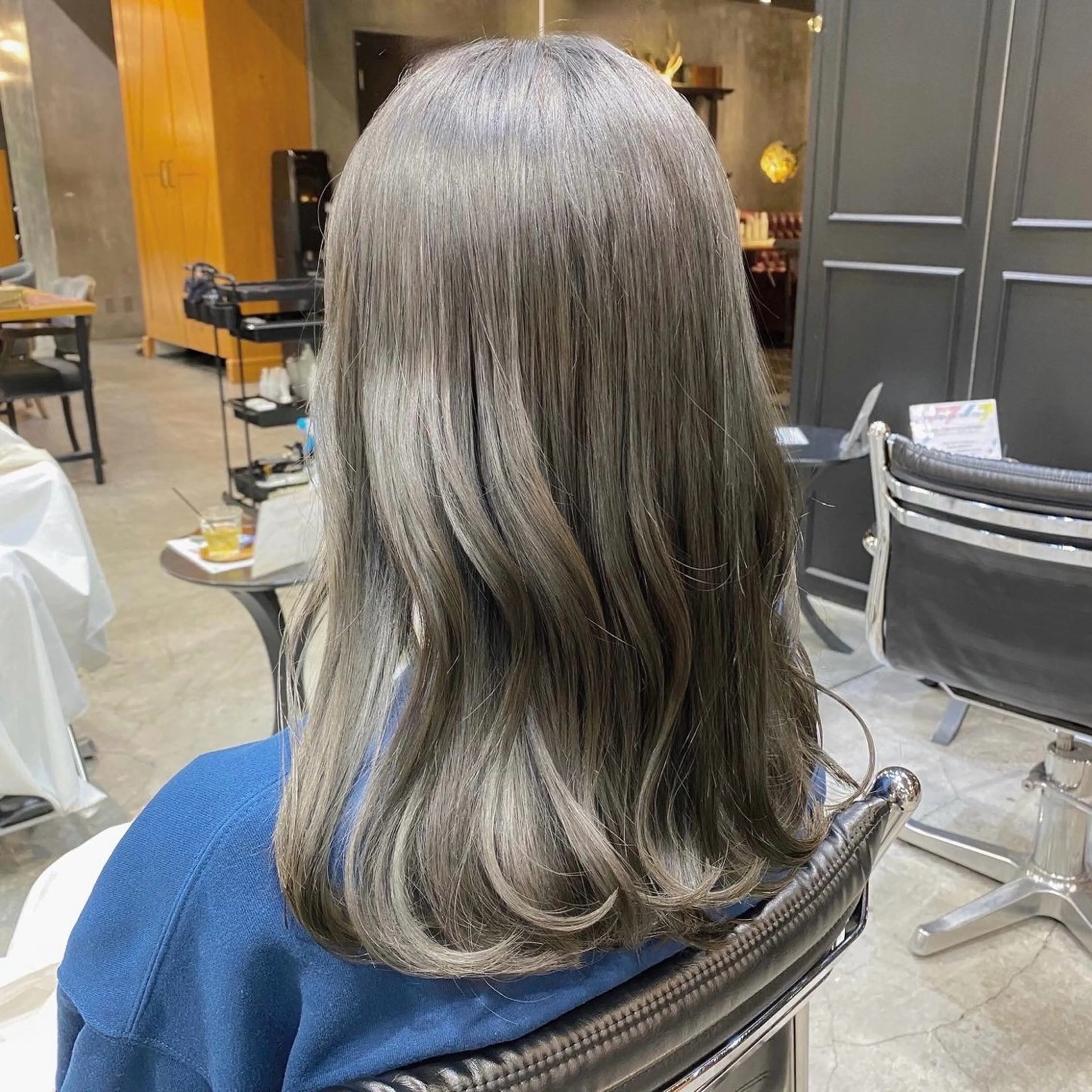セミロング カラー ブリーチ ダブルカラー グレージュ ブリーチなしカラー オリーブグレージュ カット ヘアカラー ブリーチなしダブル カラー🧸🐺陽介のヘアスタイル