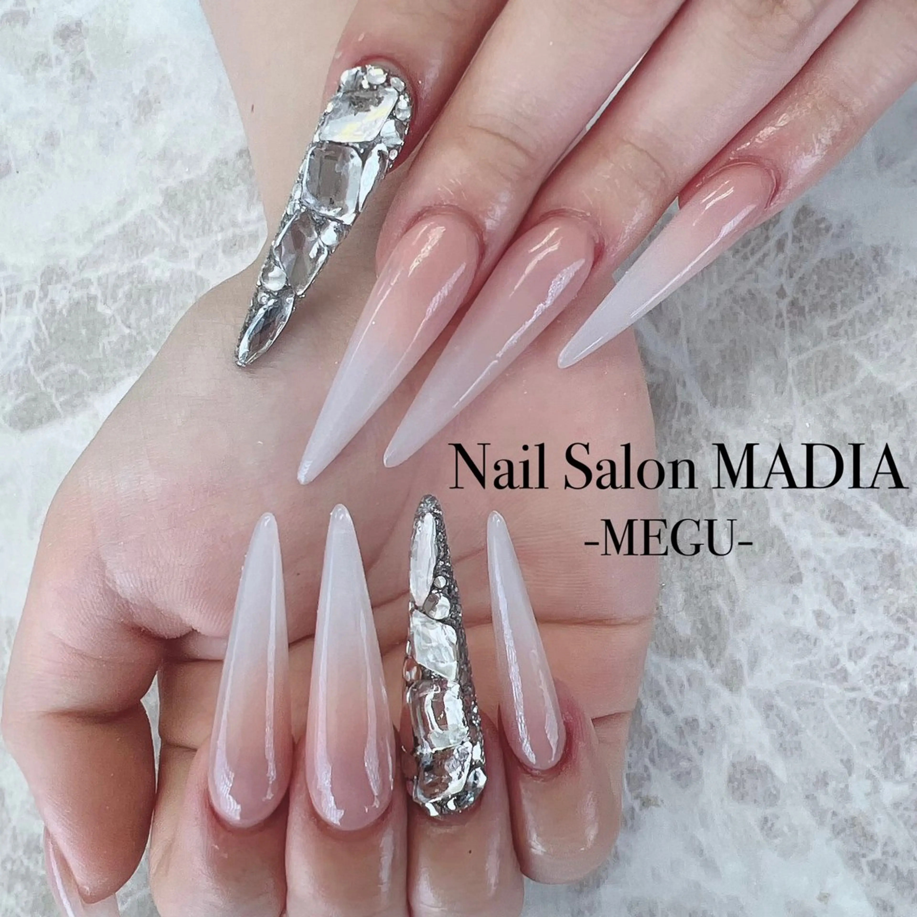 ネイル MADIA藤沢所属・MADIA MEGUのネイルデザイン