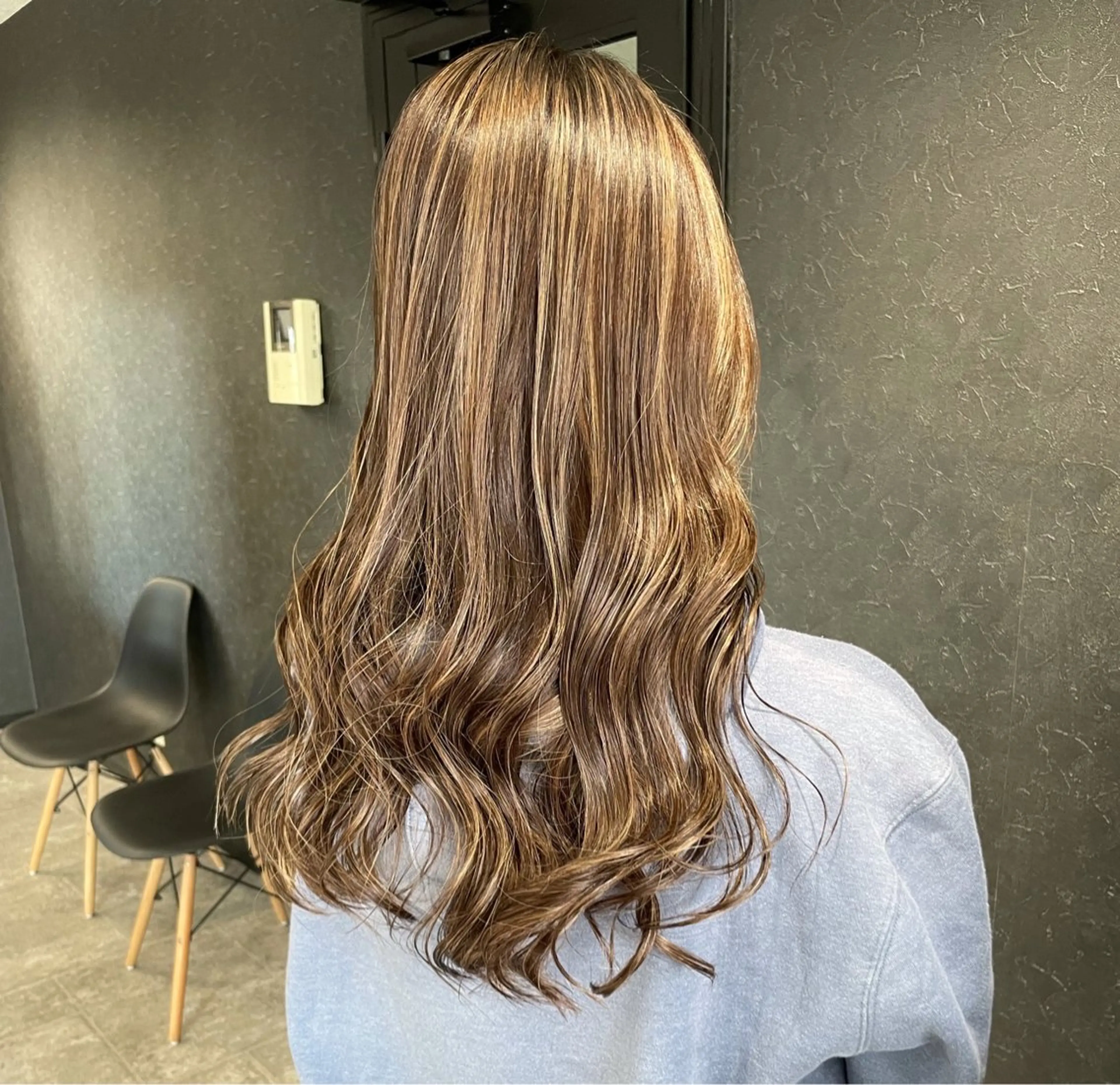セミロング ハンソン ディンのヘアスタイル