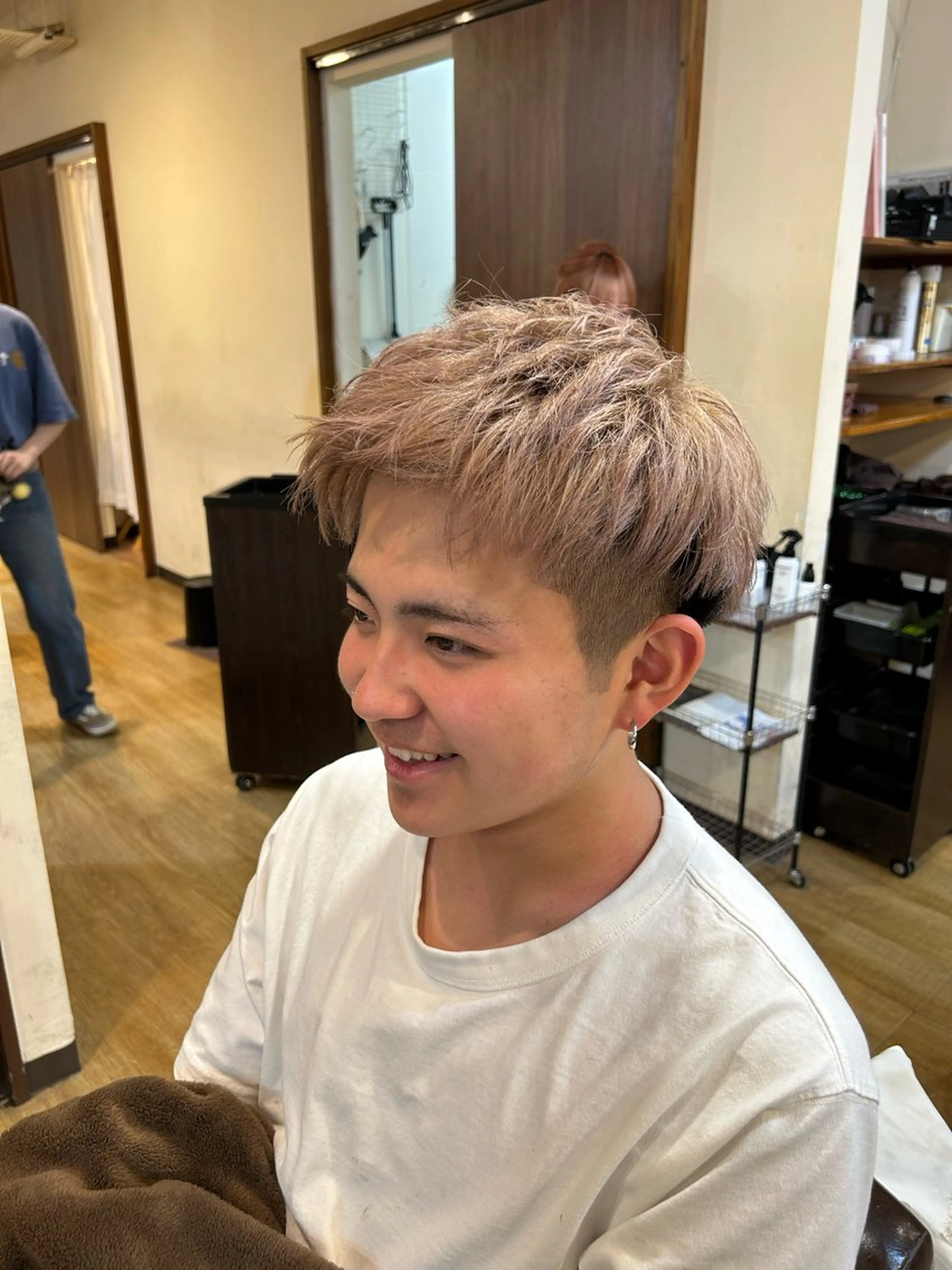 ショート ヘアカラー ブリッツレボルト所属・林 佑哉のヘアスタイル