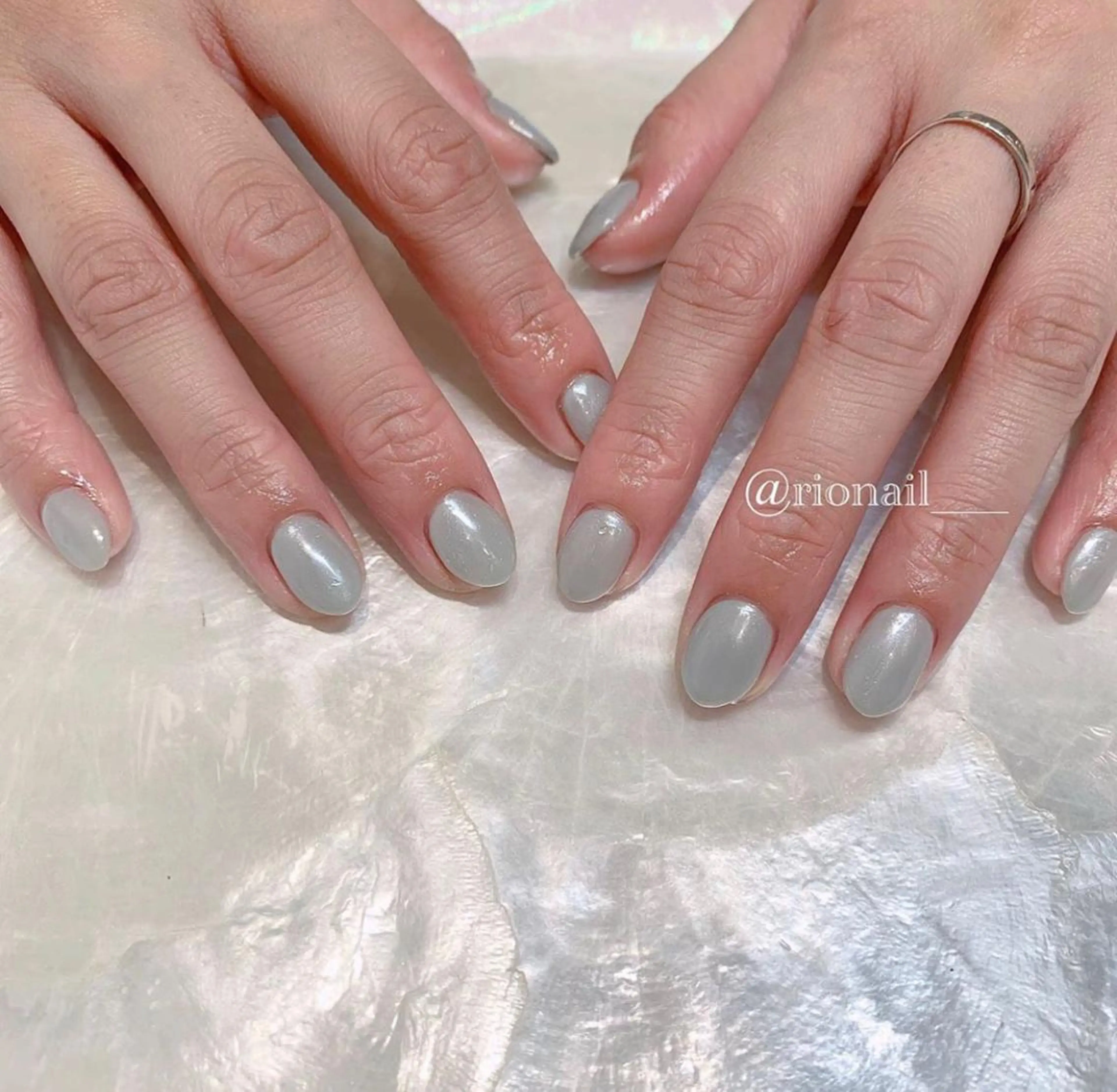 ネイル オーロラネイル 𝘙𝘪𝘰𝘯𝘢 ...🕯🤍のネイルデザイン