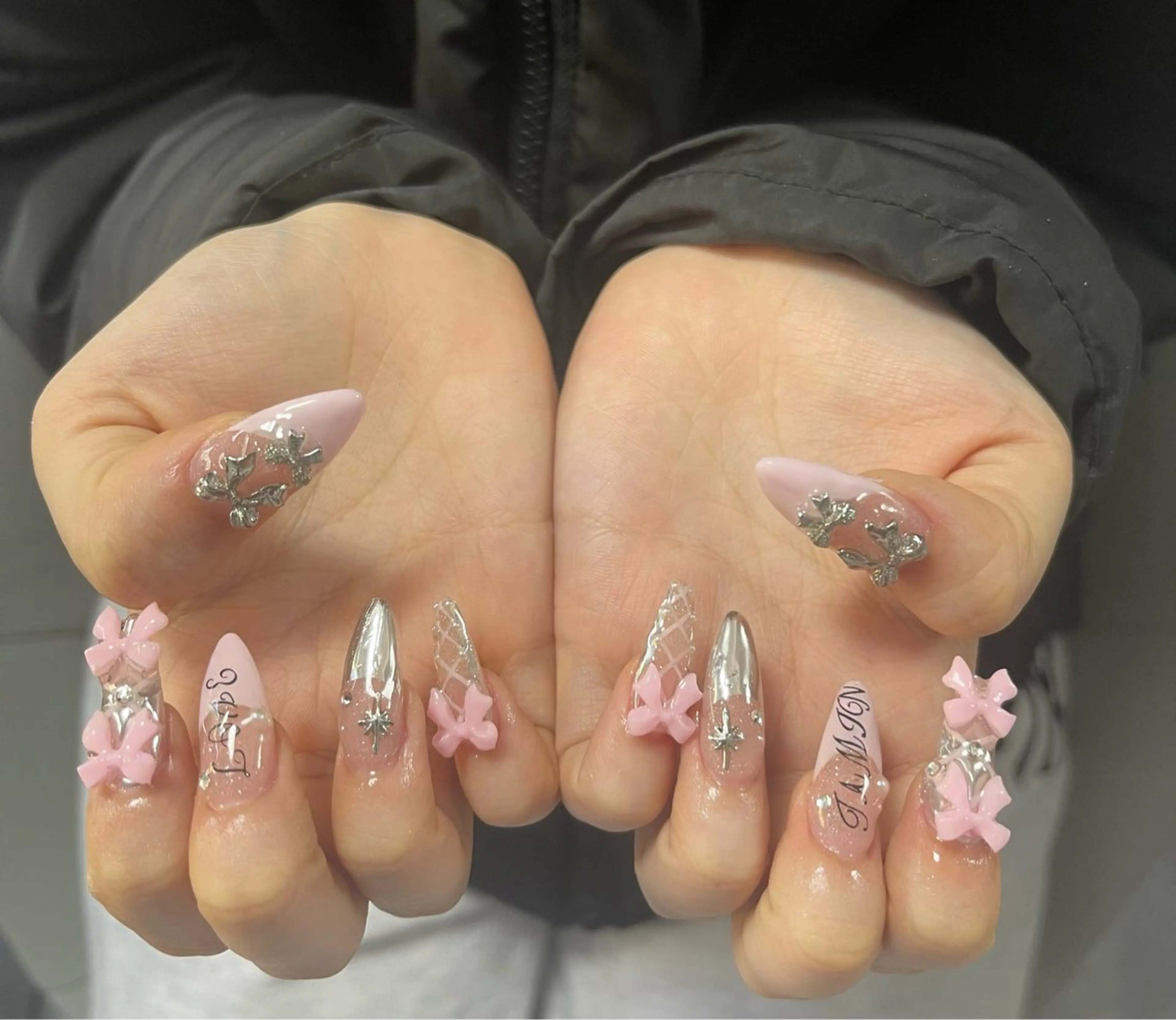 ネイル オーロラネイル クリアネイル 成人式 フラッシュネイル ジェルネイル ハンドネイル Amee Nailsalonのネイルデザイン