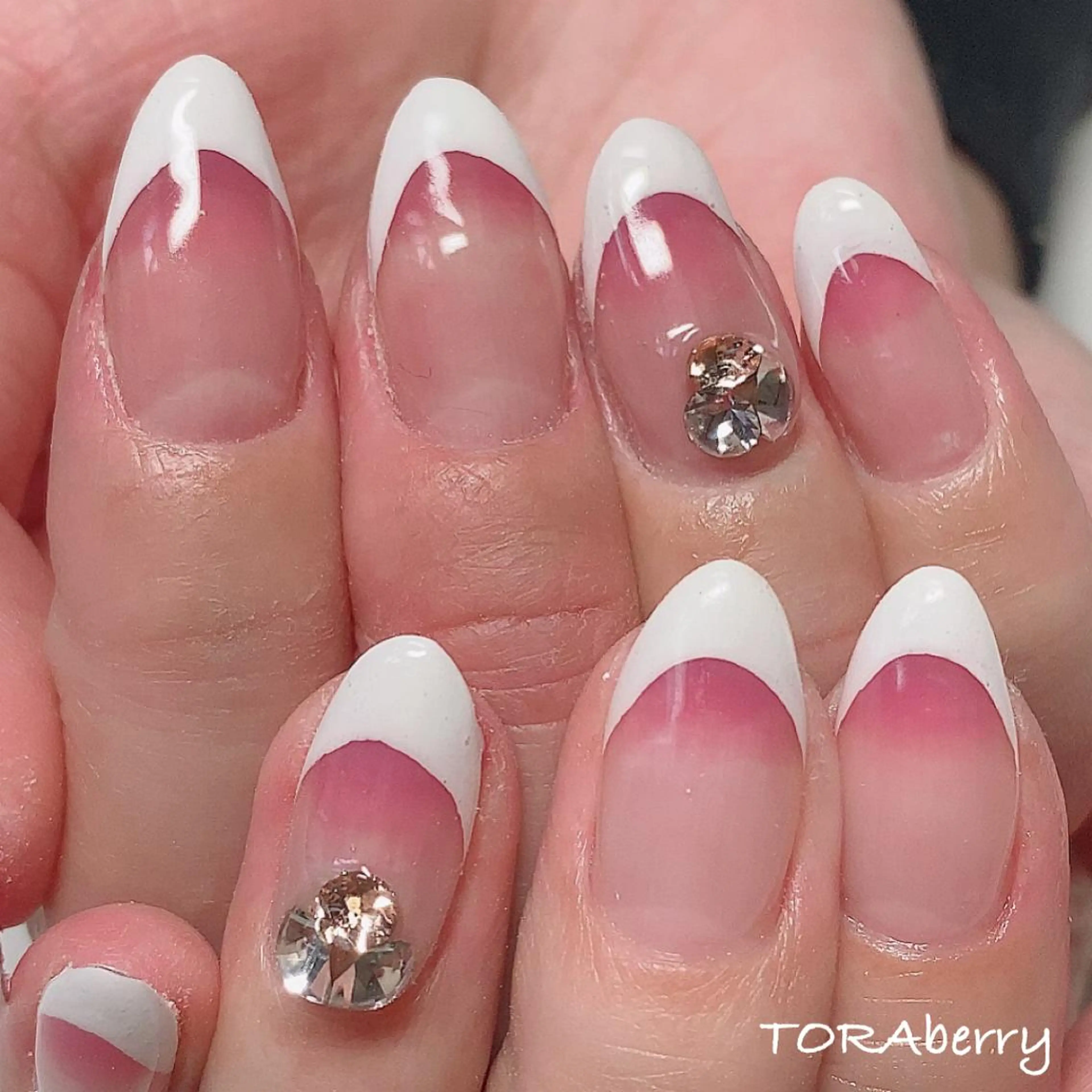 ネイル フレンチネイル ハンドネイル ネイリスト なつみのネイルデザイン