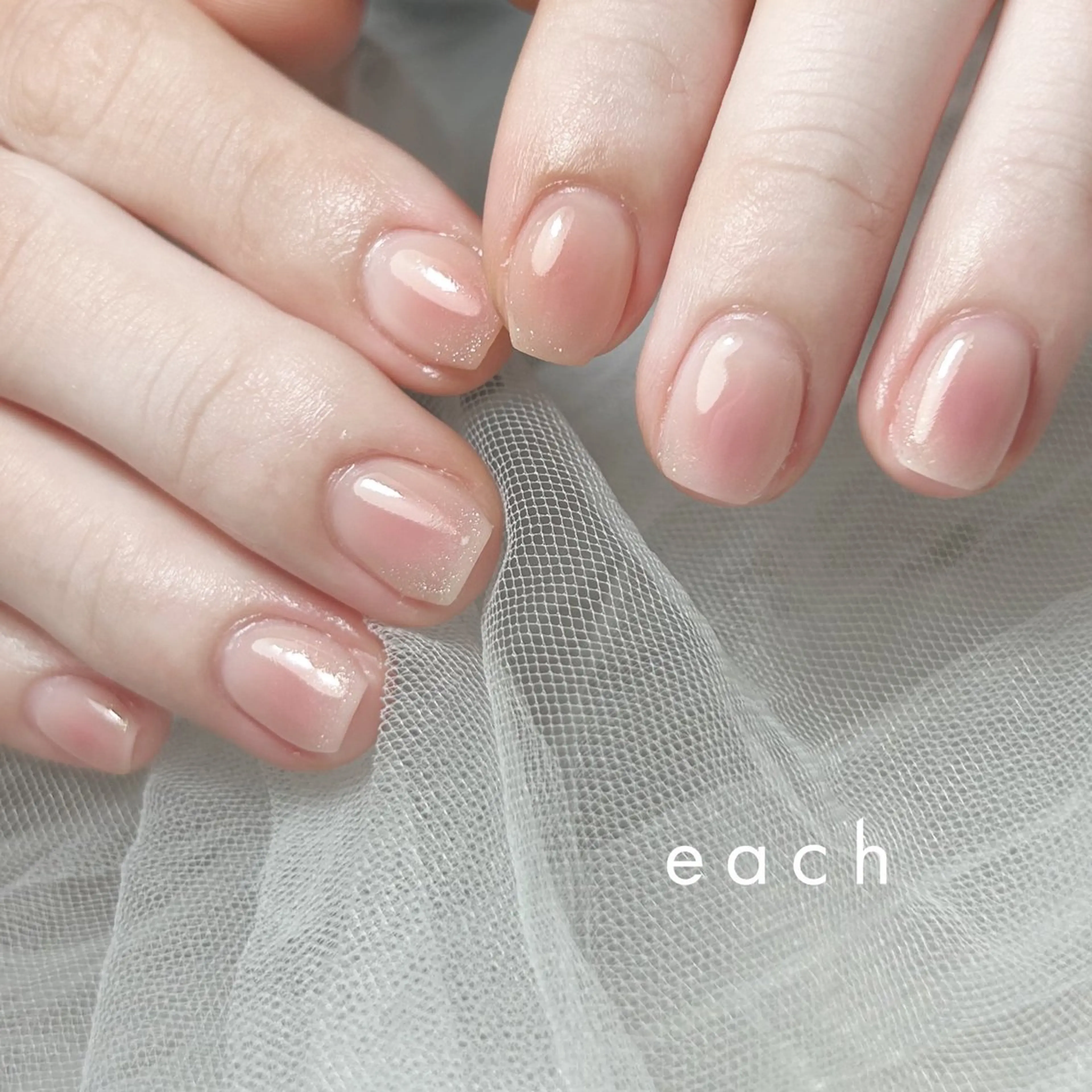 ネイル チークネイル マグネットネイル 𝒆𝒂𝒄𝒉 kanako 🕊のネイルデザイン