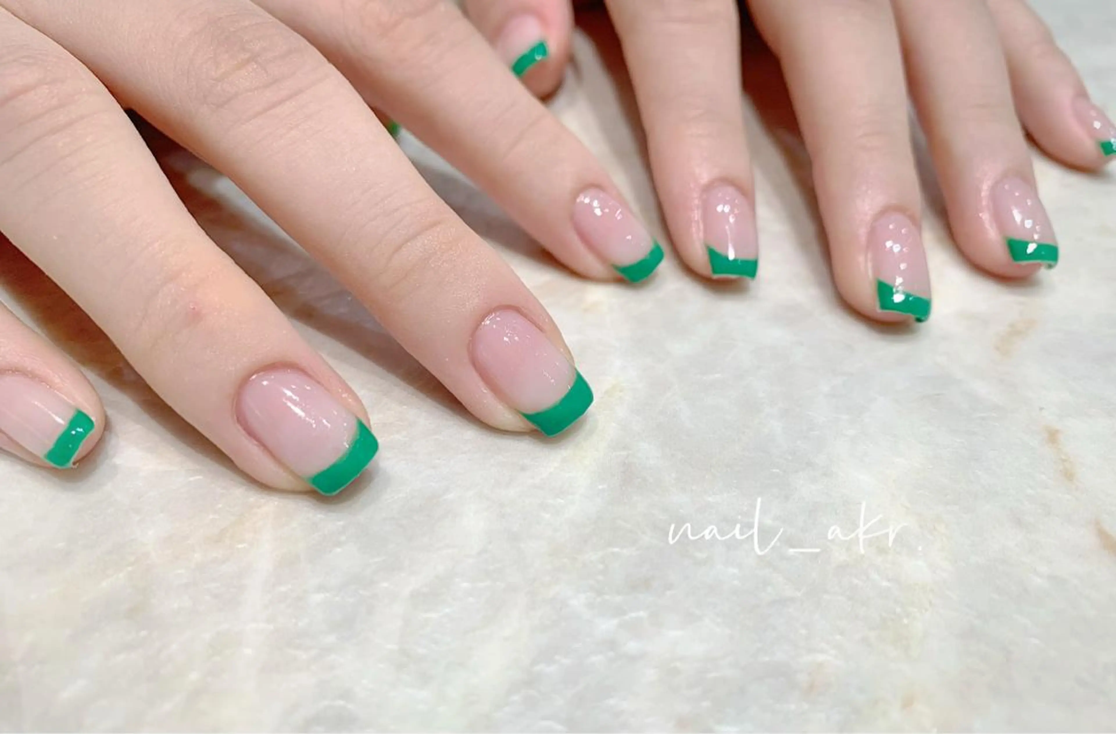 ネイル フレンチネイル グリーン nailAVANCE akariのネイルデザイン