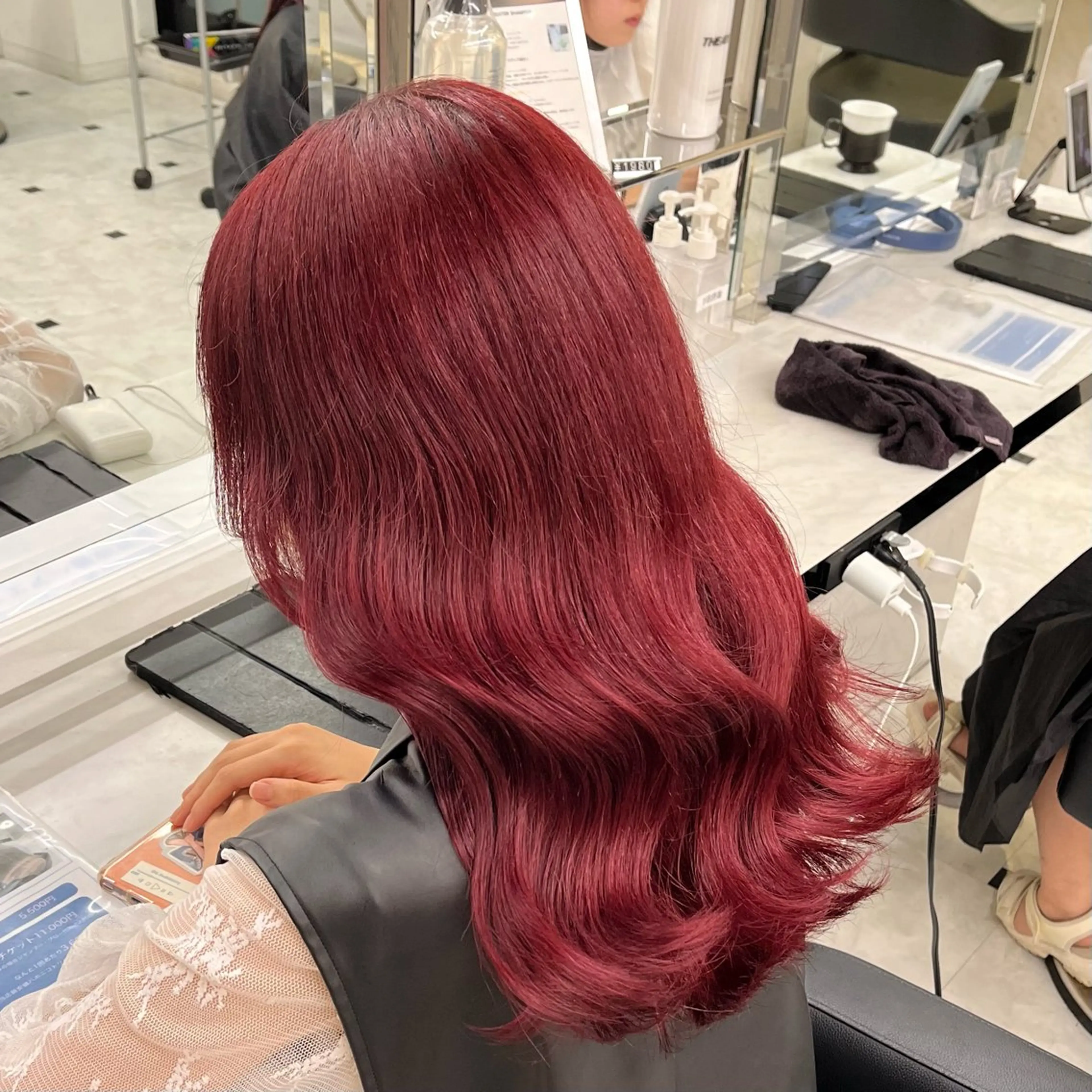 セミロング カラー ヘアアレンジ 🍒透明感カラー🌨 🥕ハイトーンカラーのヘアスタイル