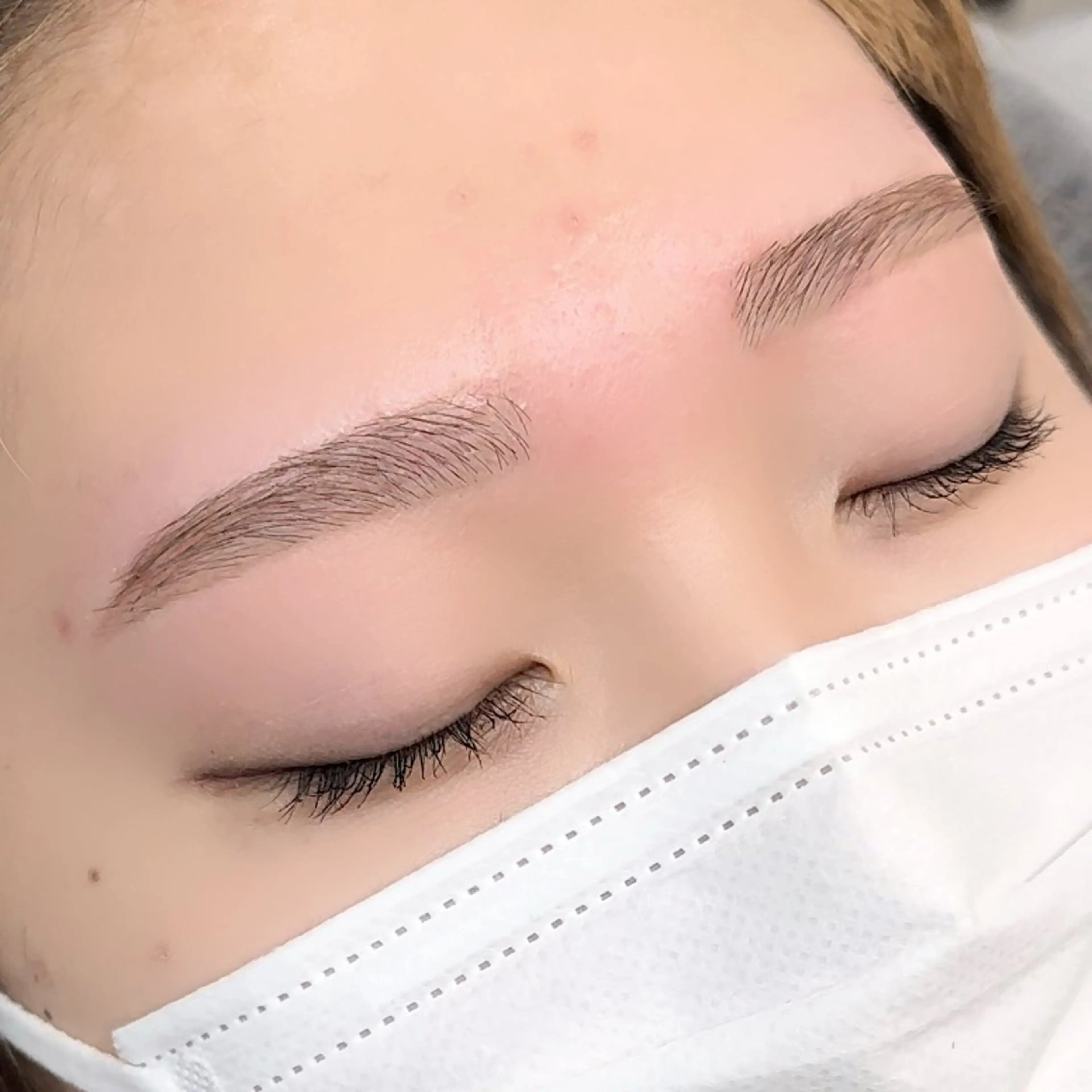 アイブロウ 新保 愛玖の眉毛・アイブロウイメージ