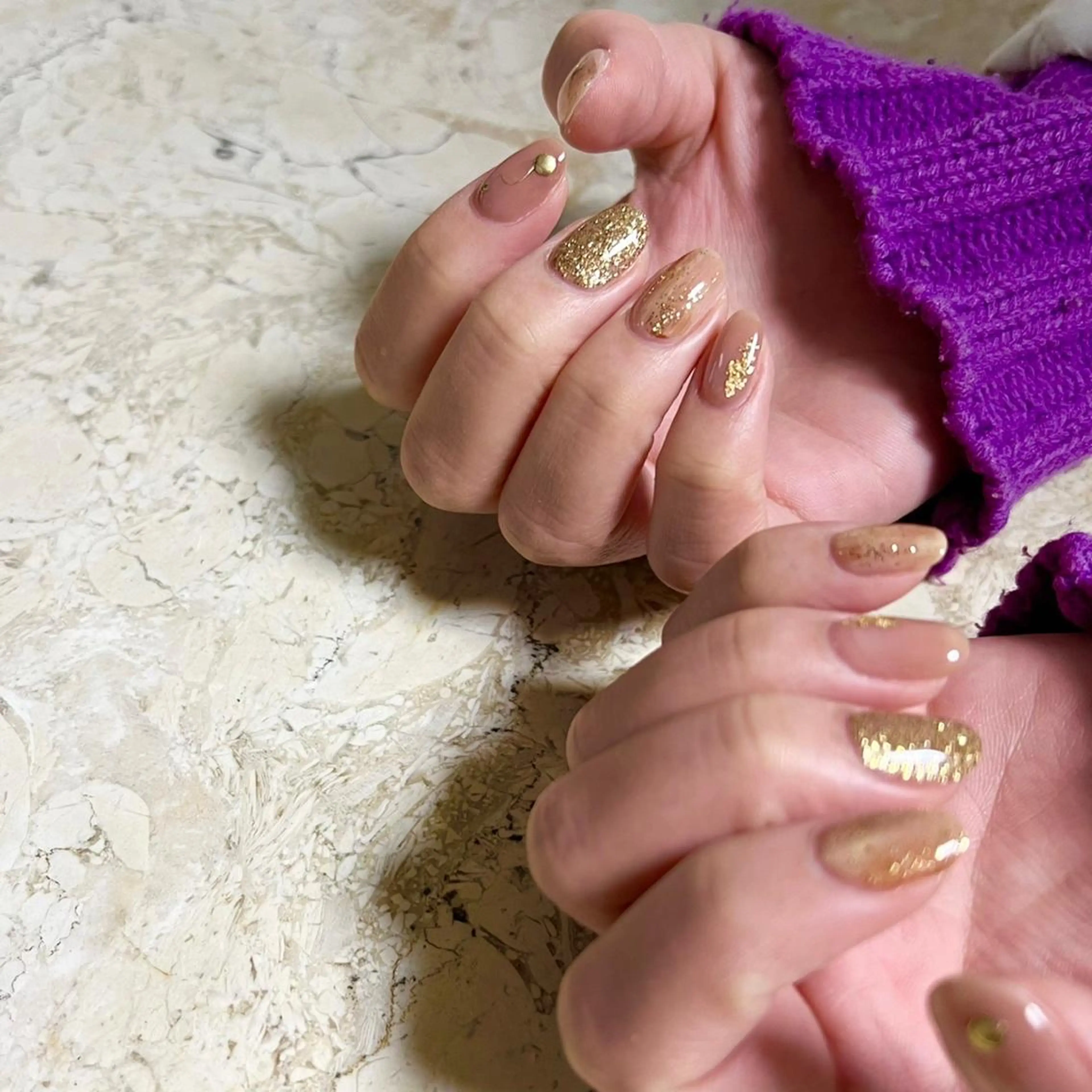 ネイル アートネイル オーロラネイル ジェルネイル ゴールド ハート ハンドネイル フットネイル nail salon mieux(ミュー)のネイルデザイン
