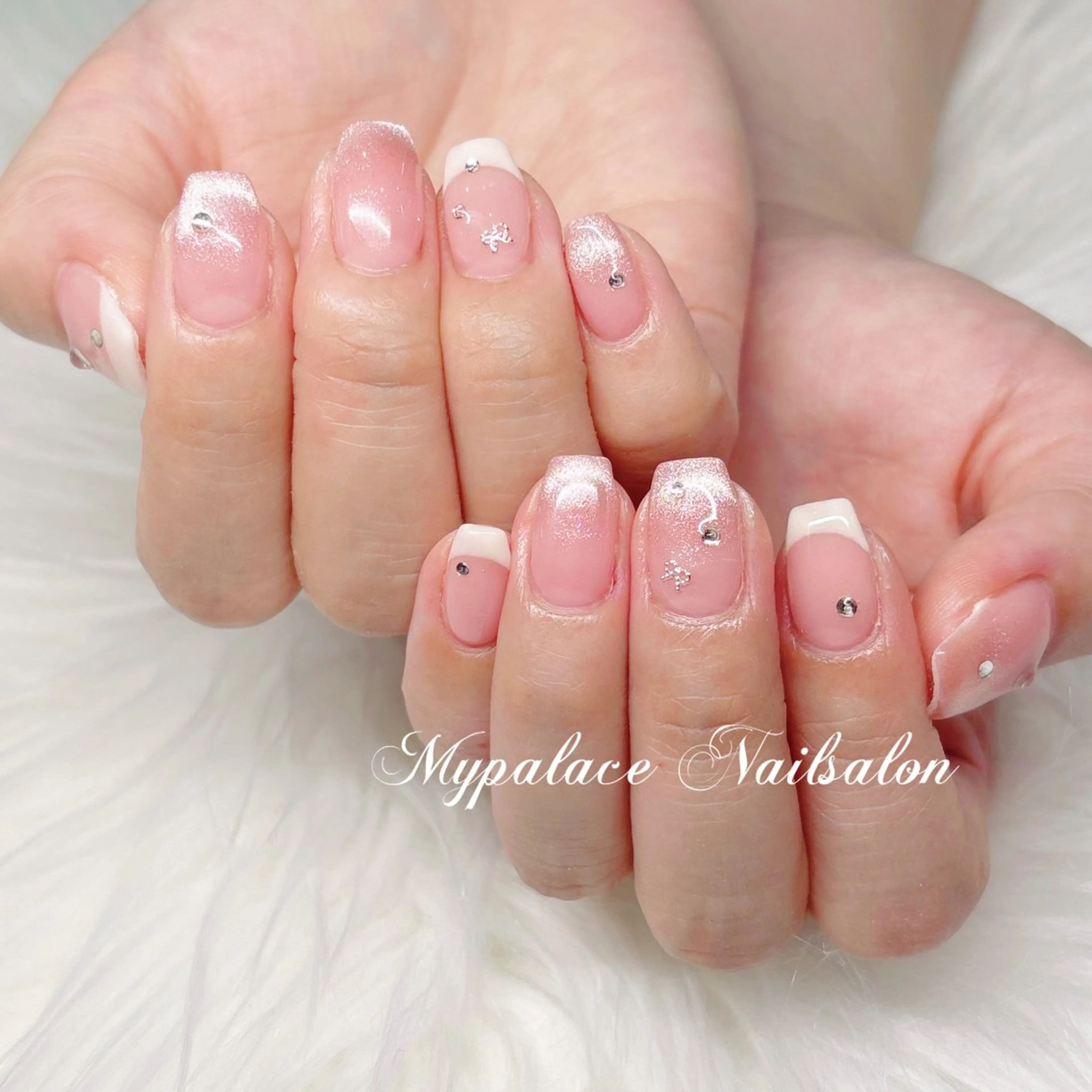 ネイル フレンチネイル キラキラネイル マグネットネイル マグネットフレンチ ピンク ハンドネイル Yuis Nailスカルプ専門のネイルデザイン