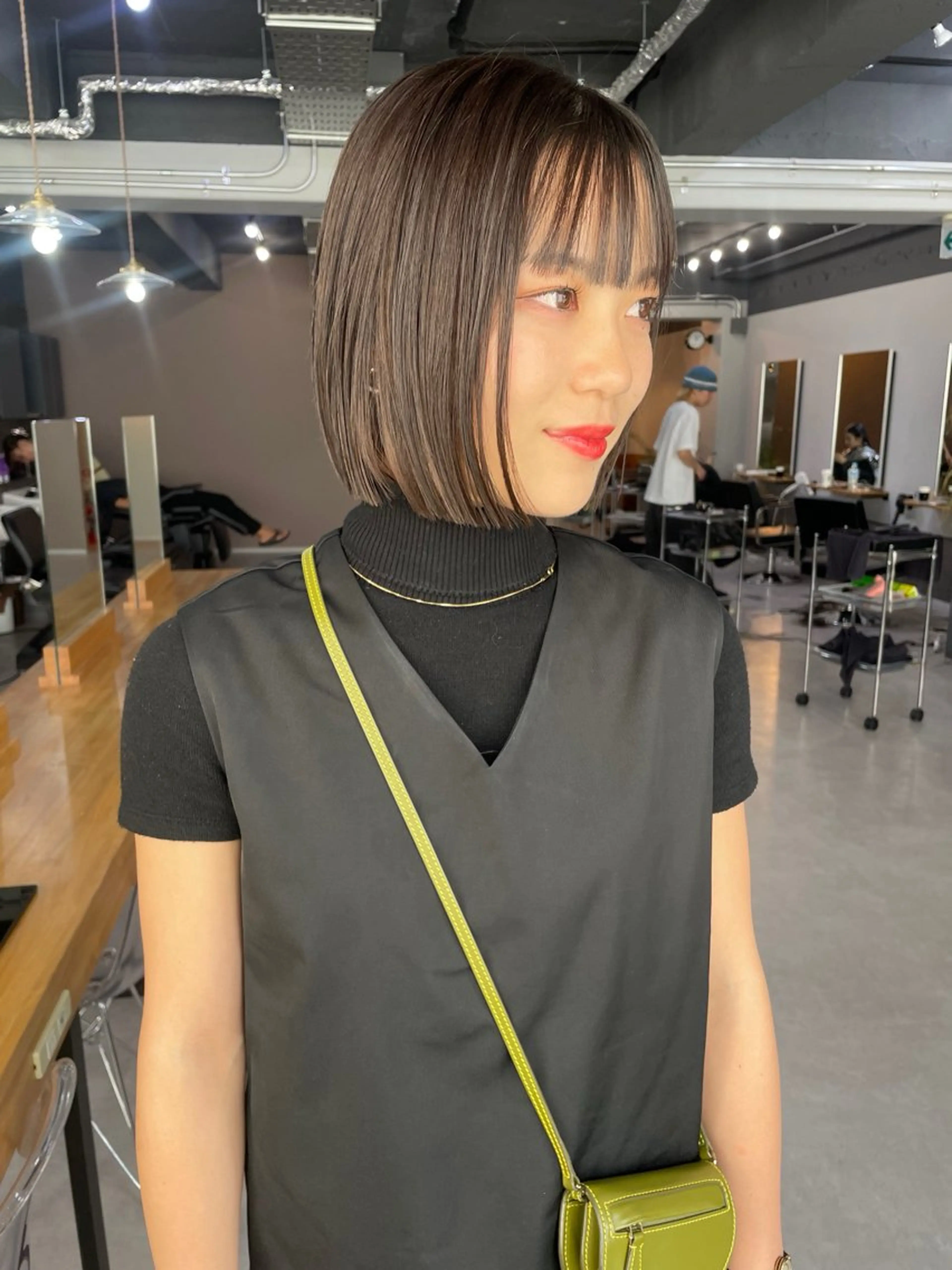 ミディアム カット ヘアカラー トリートメント 倉辻 香奈子のヘアスタイル