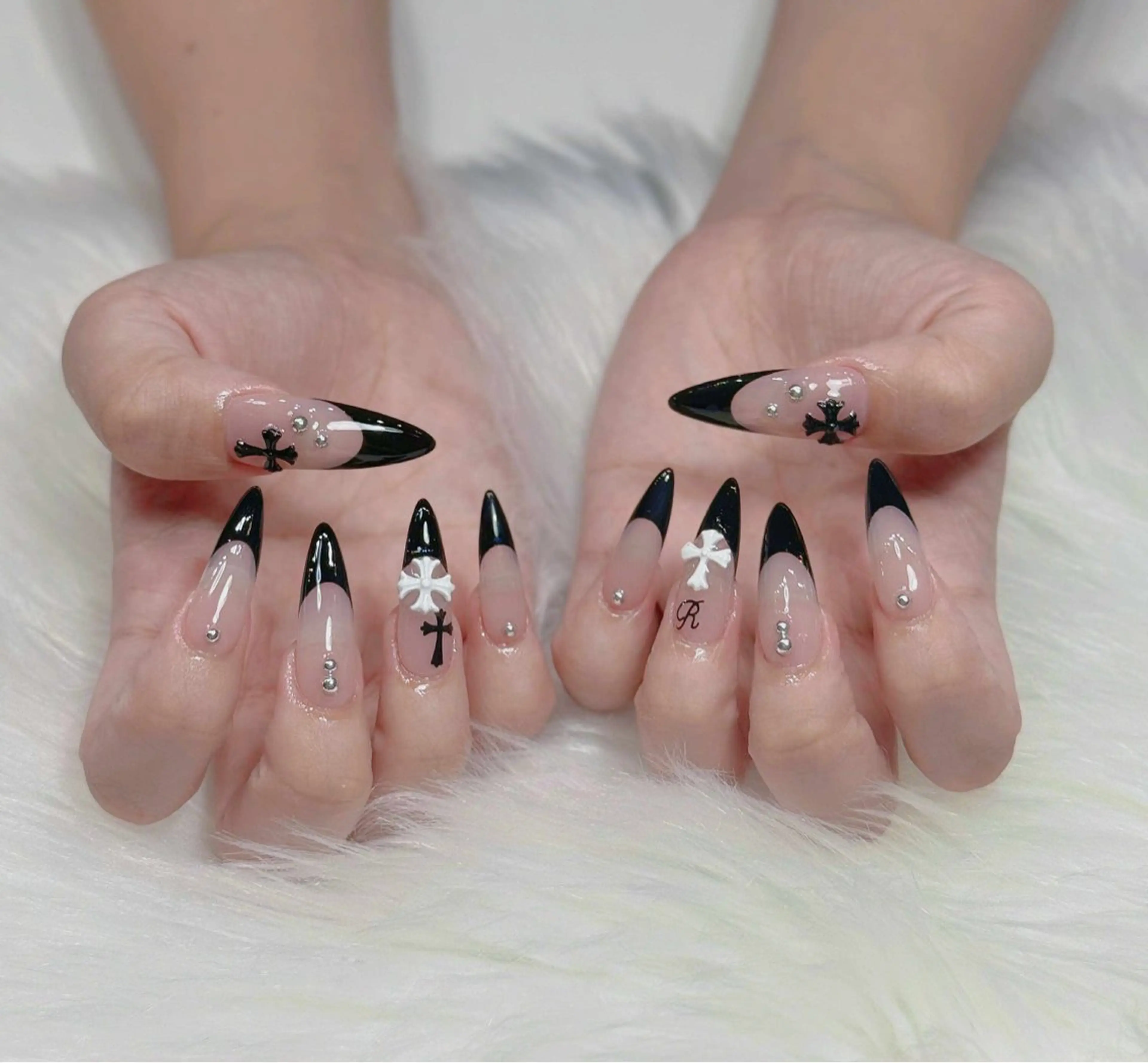 ネイル オーロラネイル チークネイル フットネイル フレンチネイル ジェルネイル ハンドネイル Nichi Nailsのネイルデザイン