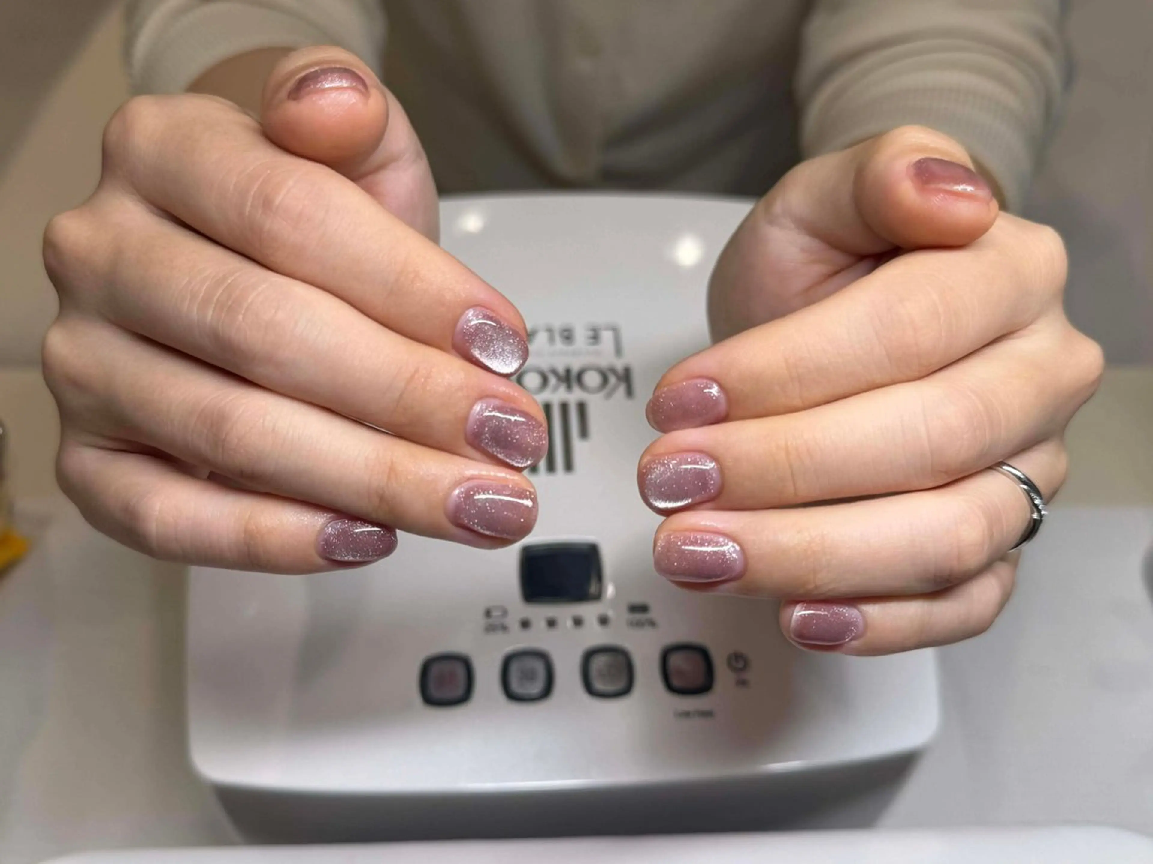 ネイル バラ ばらのネイルデザイン