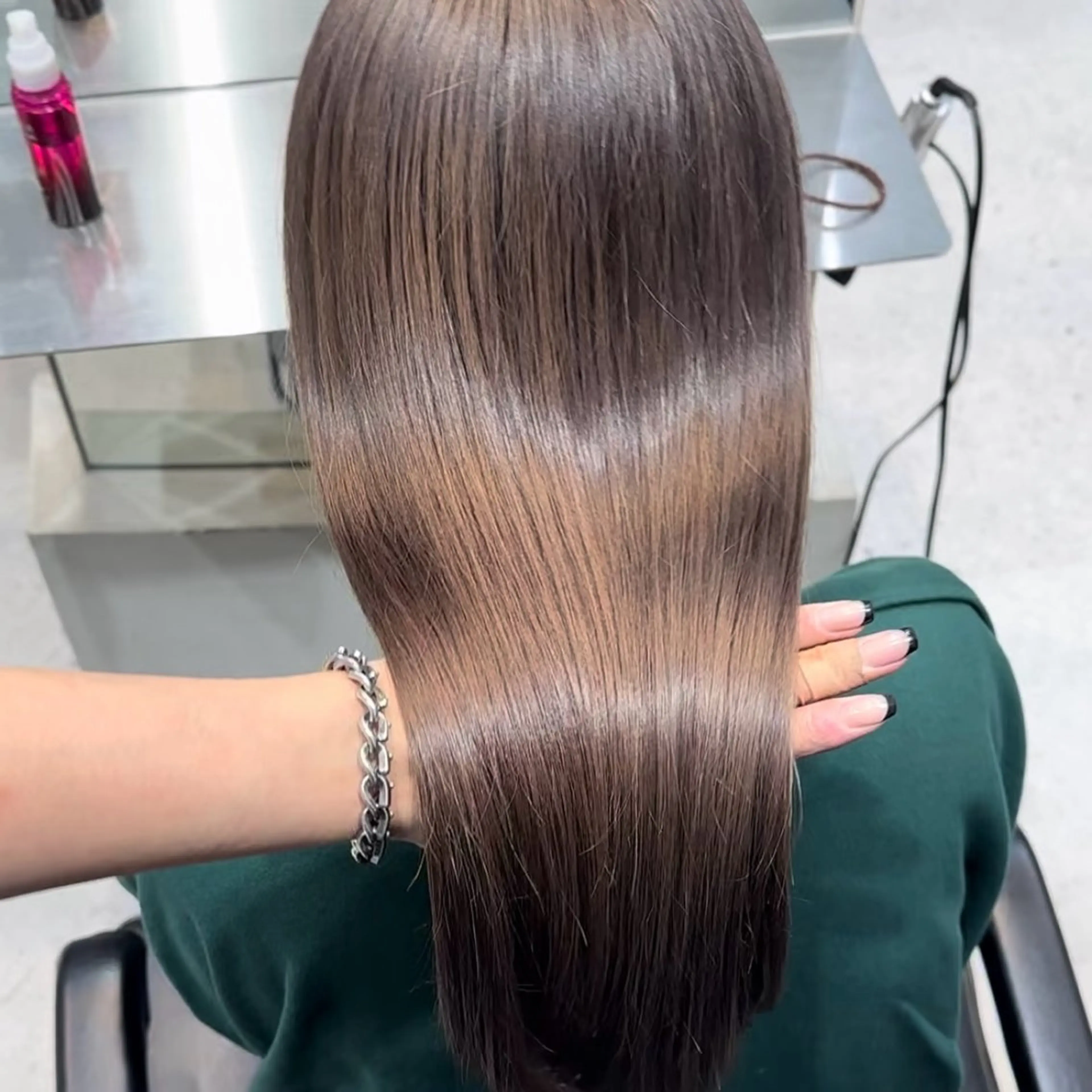 ロング カラー ベージュカラー ミルクティーベージュ ヘアカラー トリートメント 当日予約⭕️ fifth渋谷太田のヘアスタイル