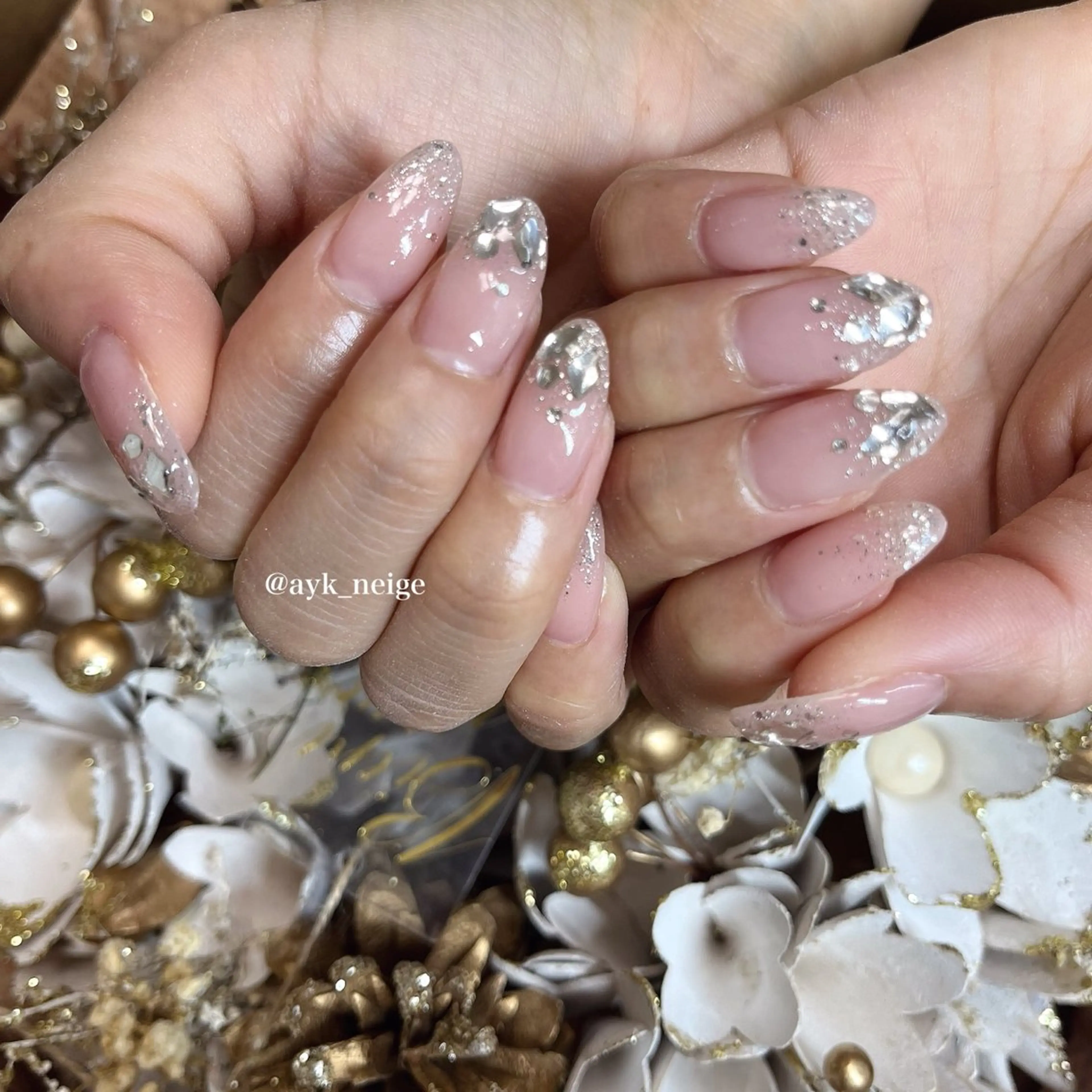 ネイル フットネイル キラキラネイル 韓国ネイル リボン シンプルネイル n'eige nail所属・大谷 綾香のネイルデザイン